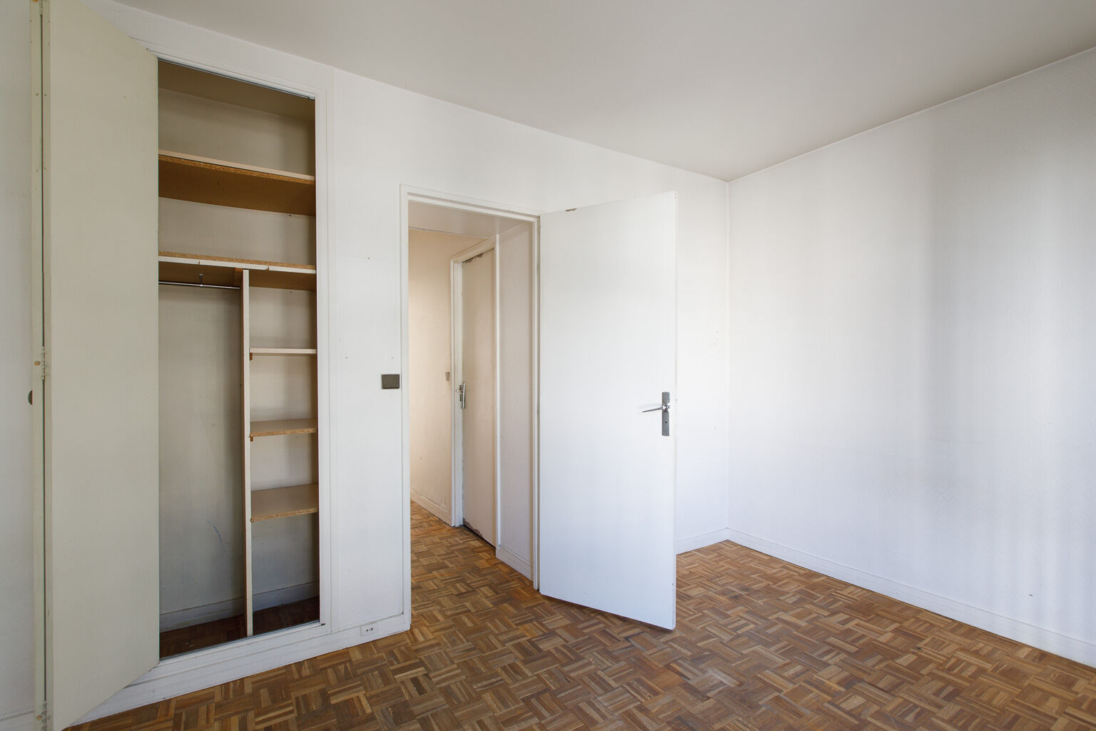 3062-SEVRES-UG322734-Photo 9-cmp.jpg