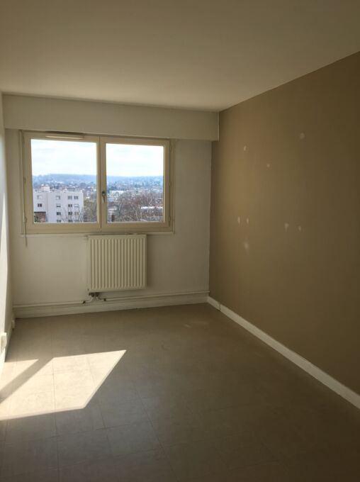 chambre 2-compressed.JPG