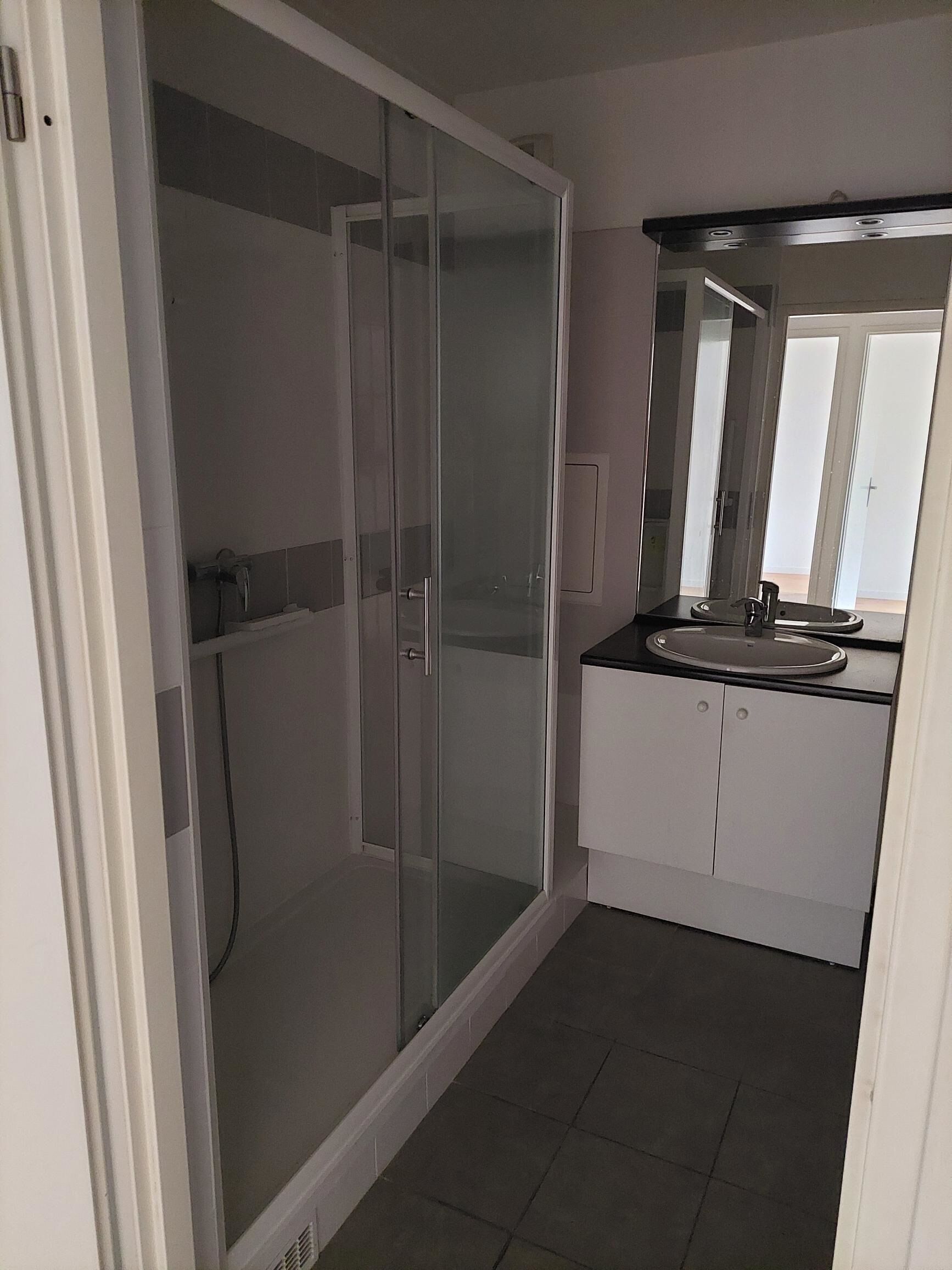 salle d'eau-compressed.jpg