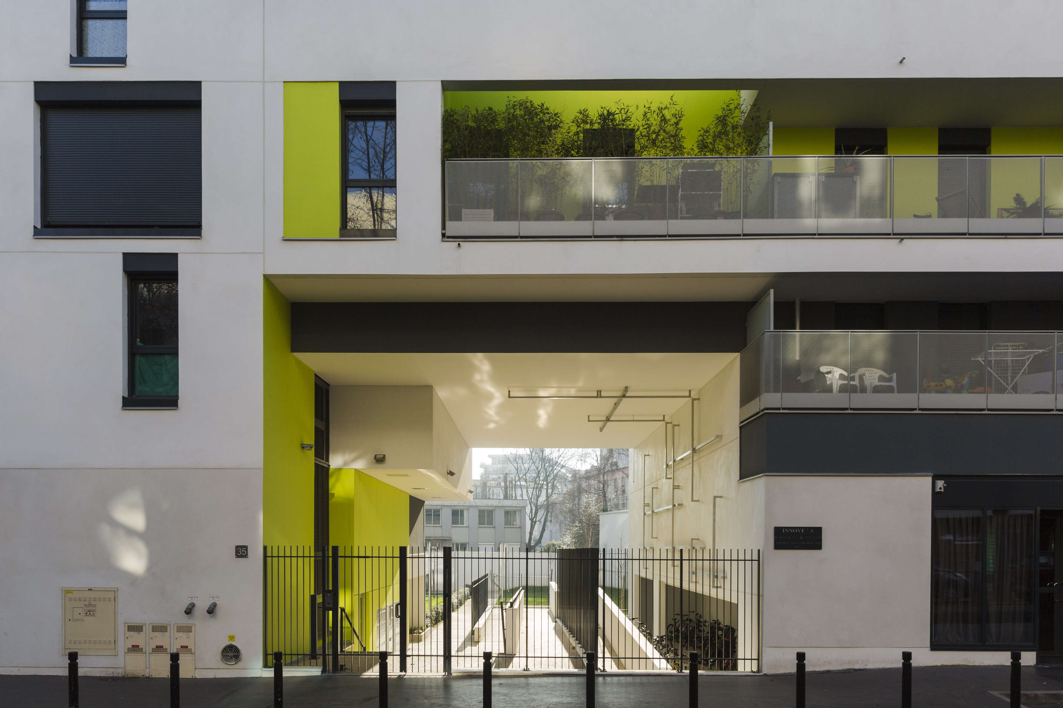 MONTREUIL