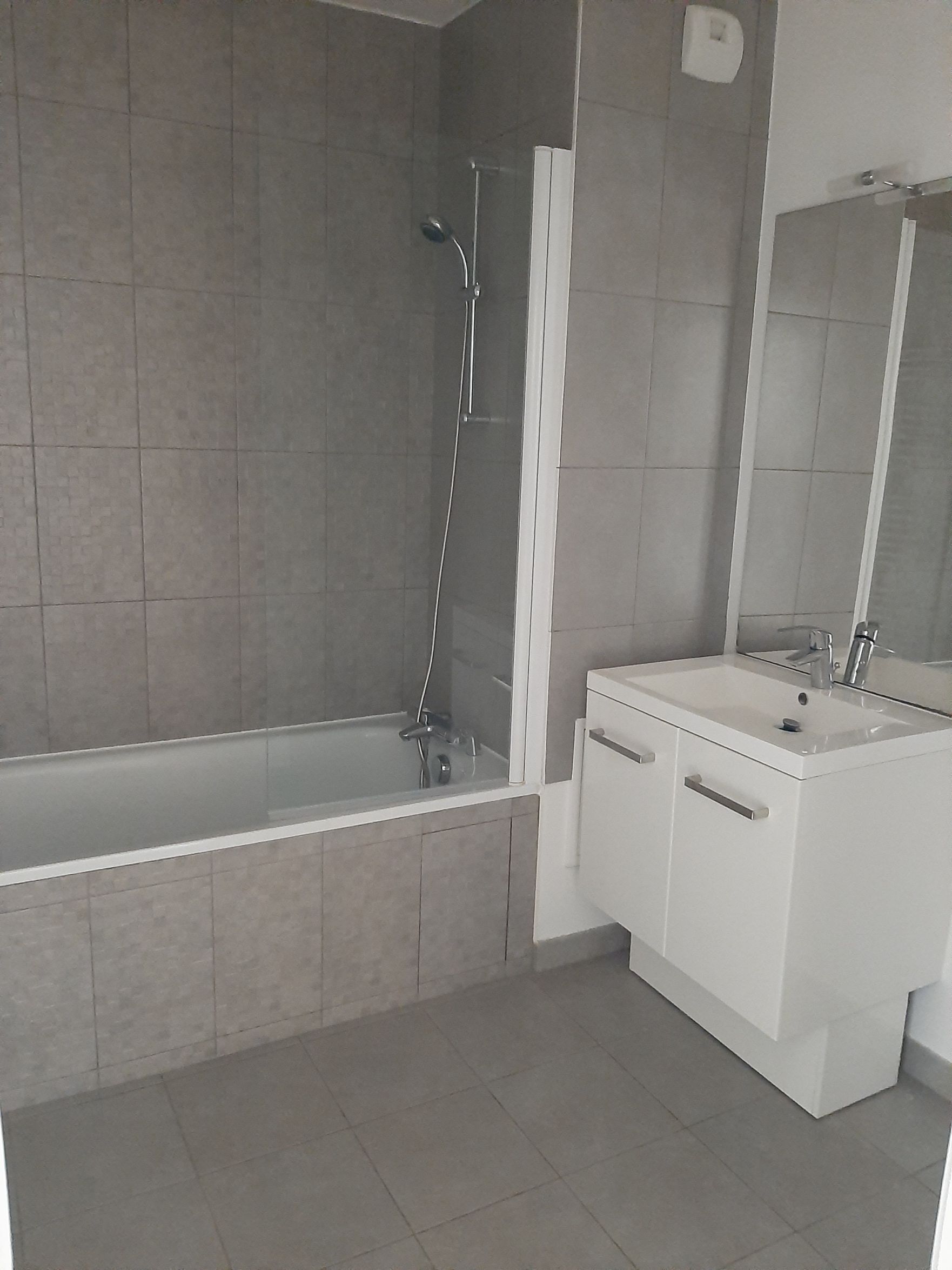 19-02-25_10-22-54_Salledebain-compressed.jpg