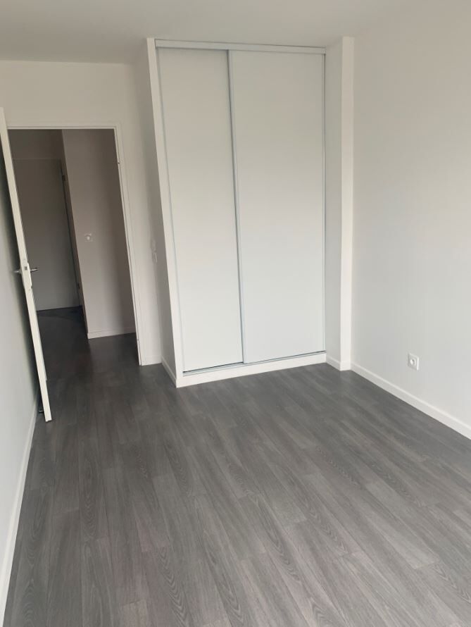 compressed-Chambre 2.JPG