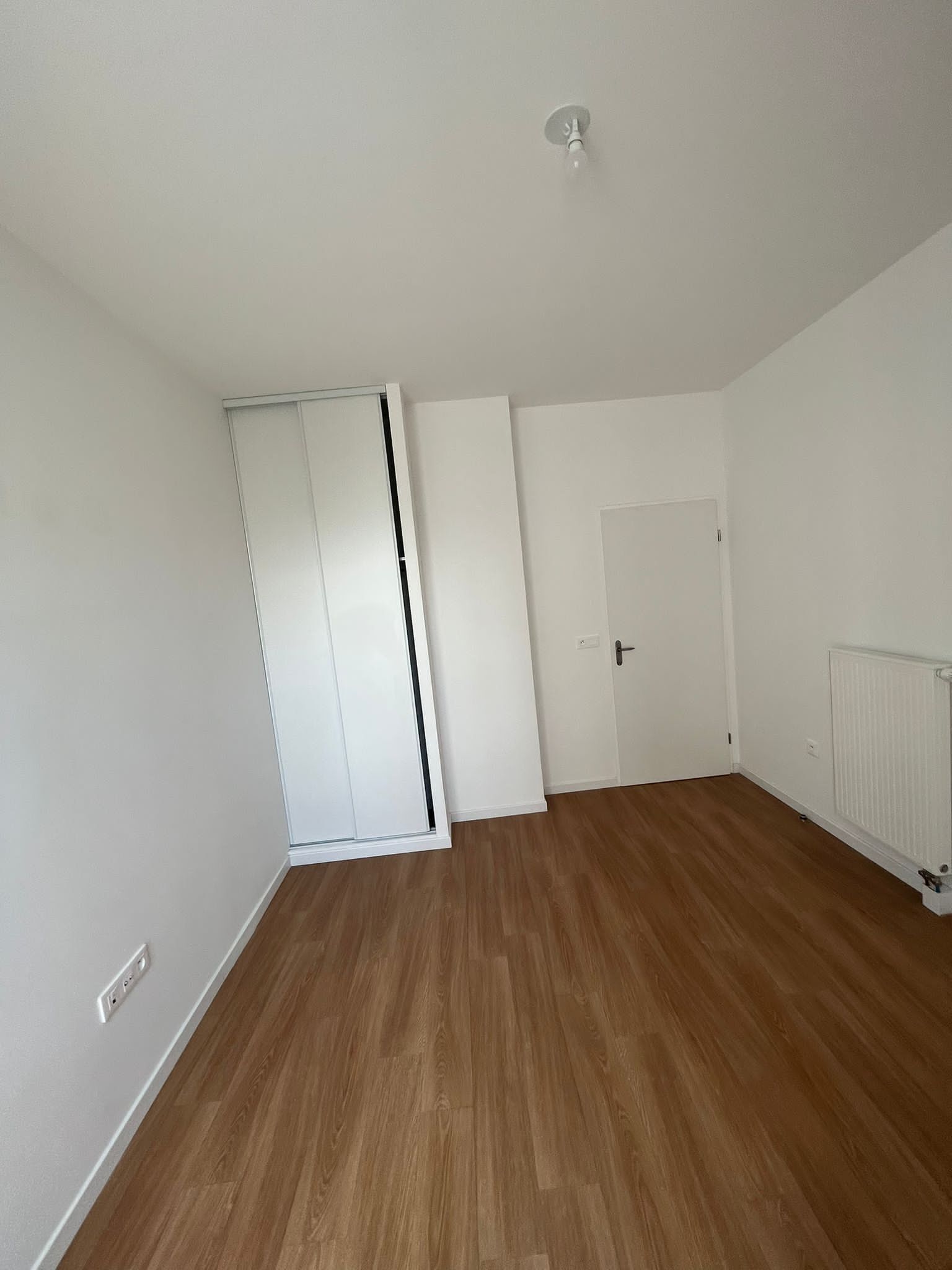 10-05-23_16-28-04_Chambre2-cmp.jpg