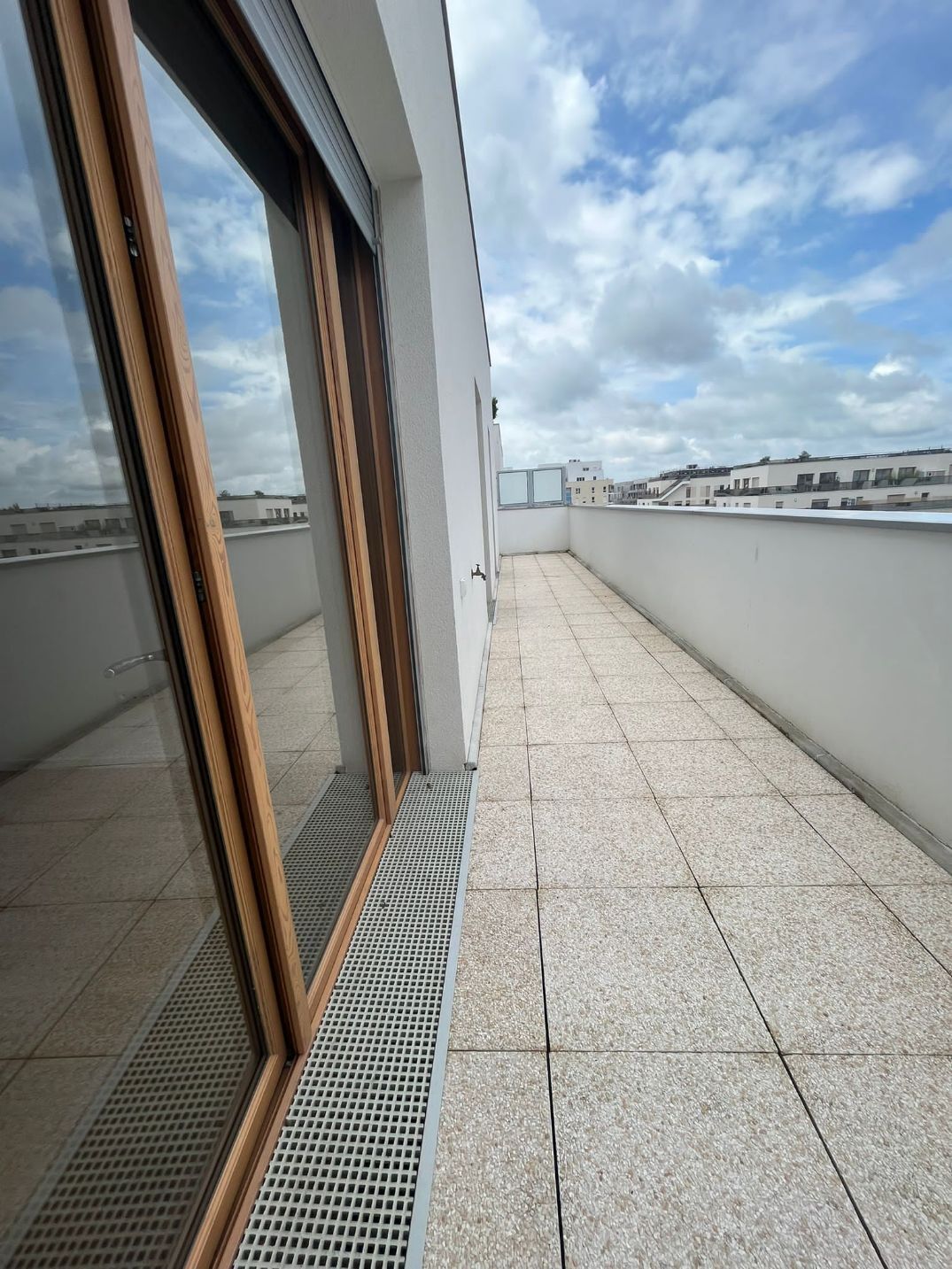 10-05-23_16-29-17_Terrasse-cmp.jpg