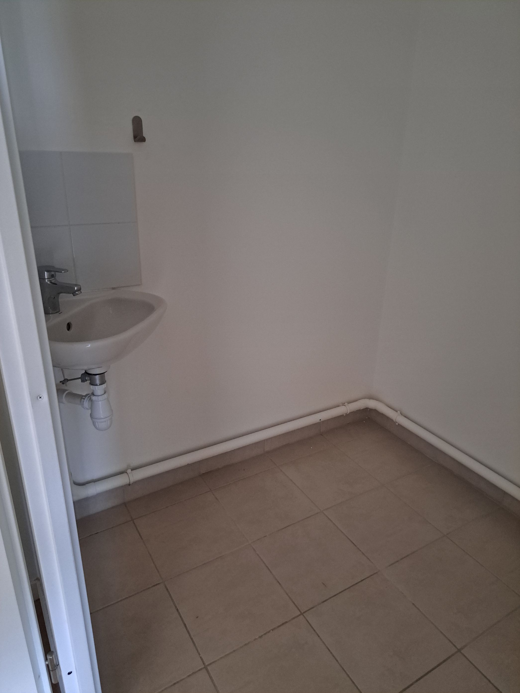 09-03-26_16-58-55_Lavemaindansleswc-compressed.jpg