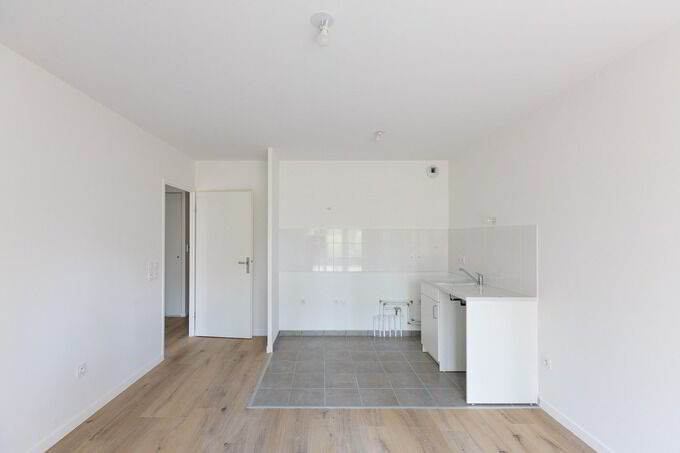 6768-BLANC MESNIL-UG347035-Photo 15-compressed.jpg