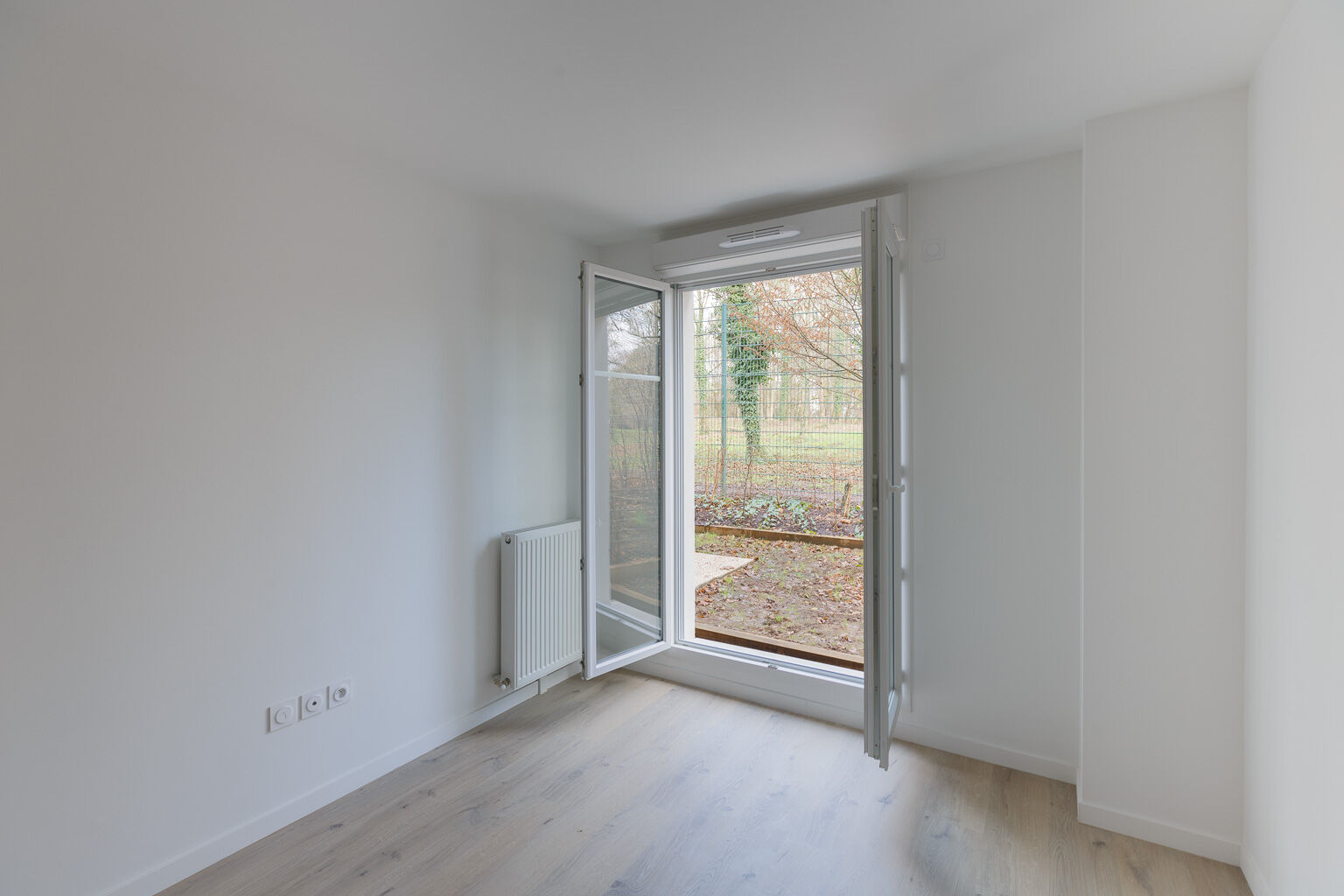 6768-BLANC MESNIL-UG347035-Photo 18-compressed.jpg