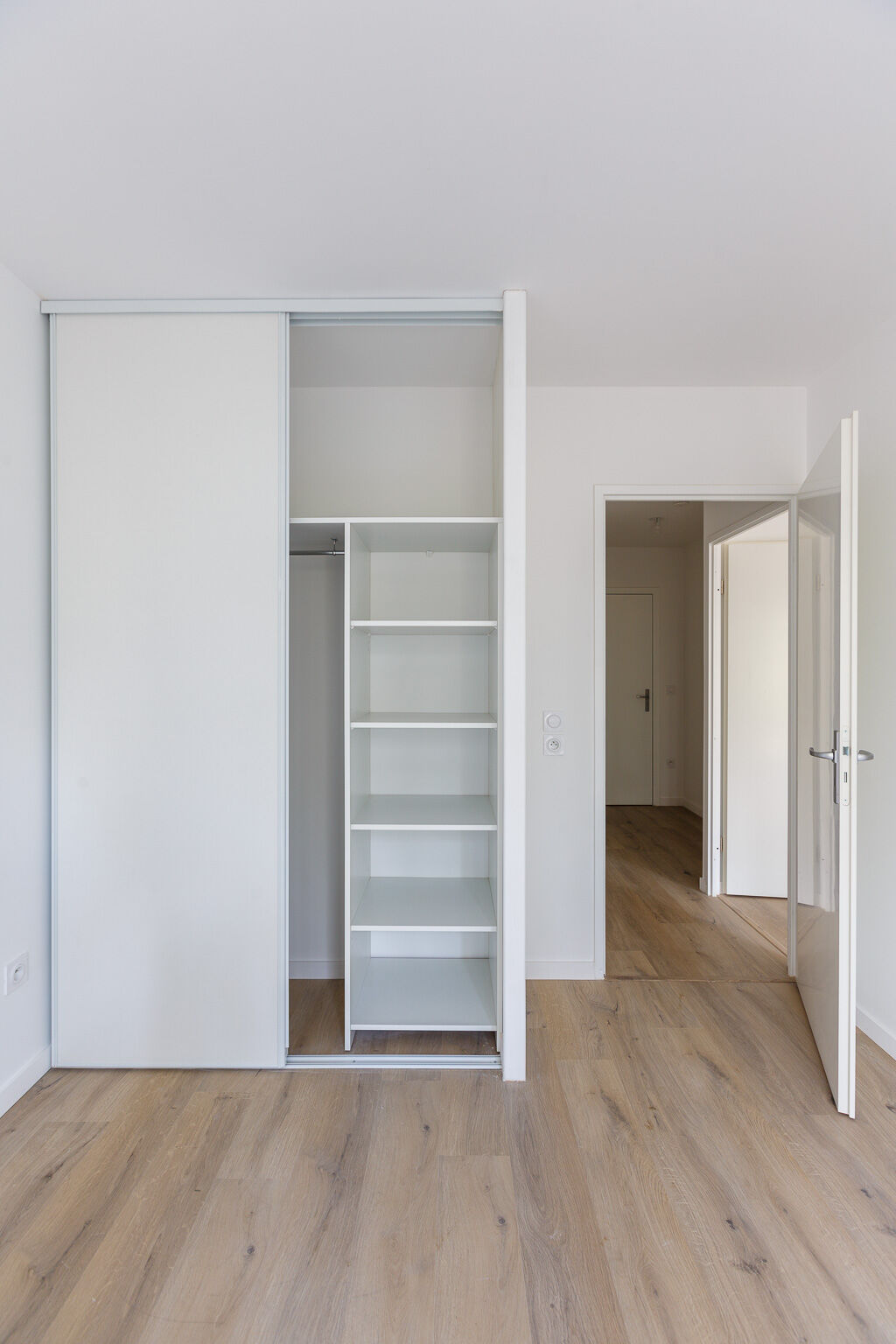 6768-BLANC MESNIL-UG347035-Photo 19-compressed.jpg