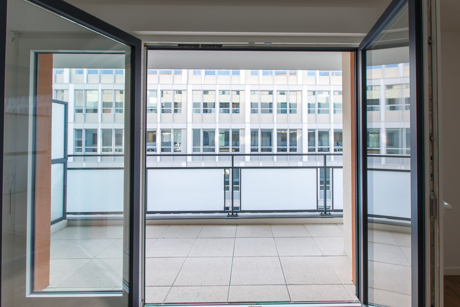 6445-RUEIL-UG347795-Photo 3-cmp.jpg