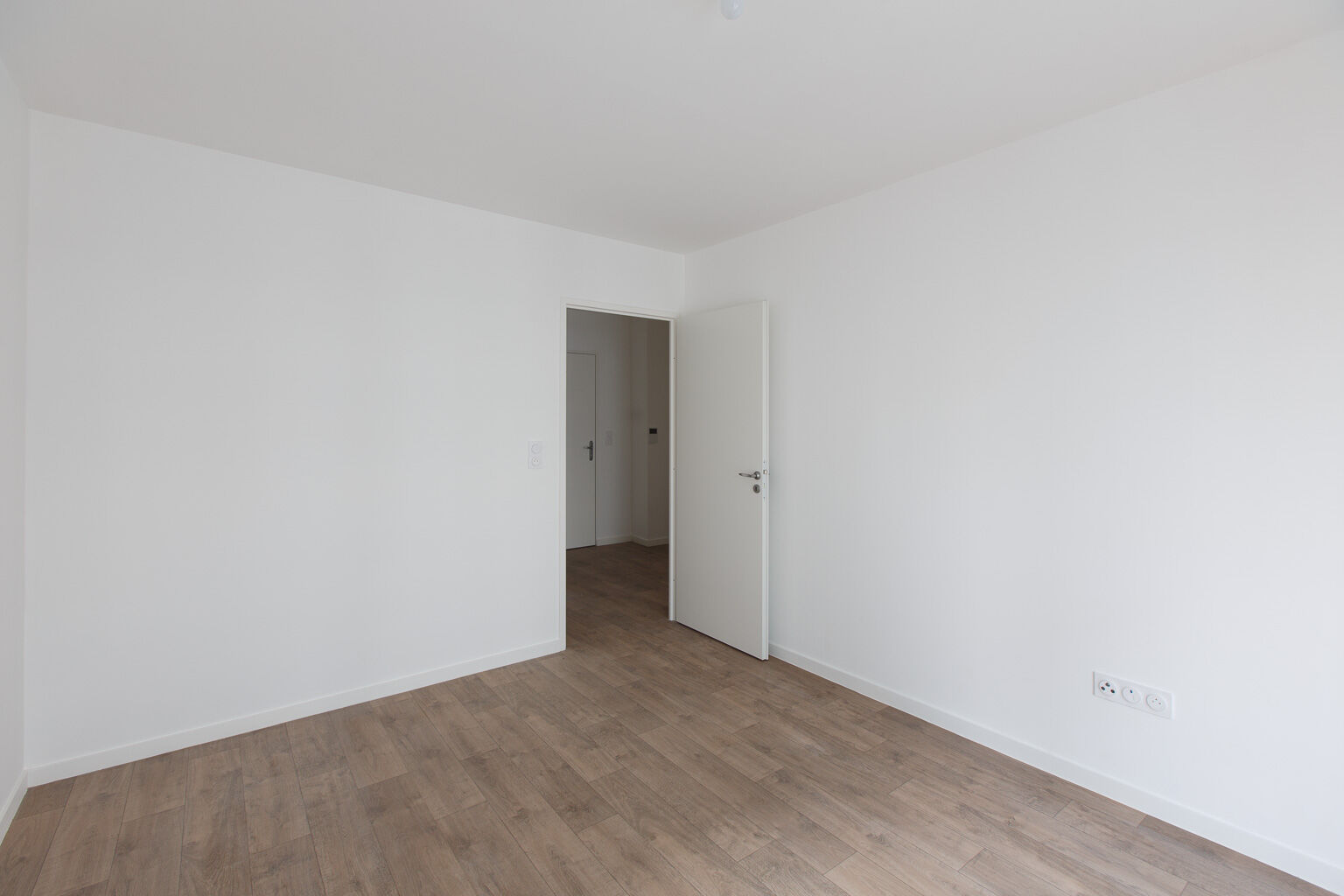 6445-RUEIL-UG347795-Photo 9-cmp.jpg