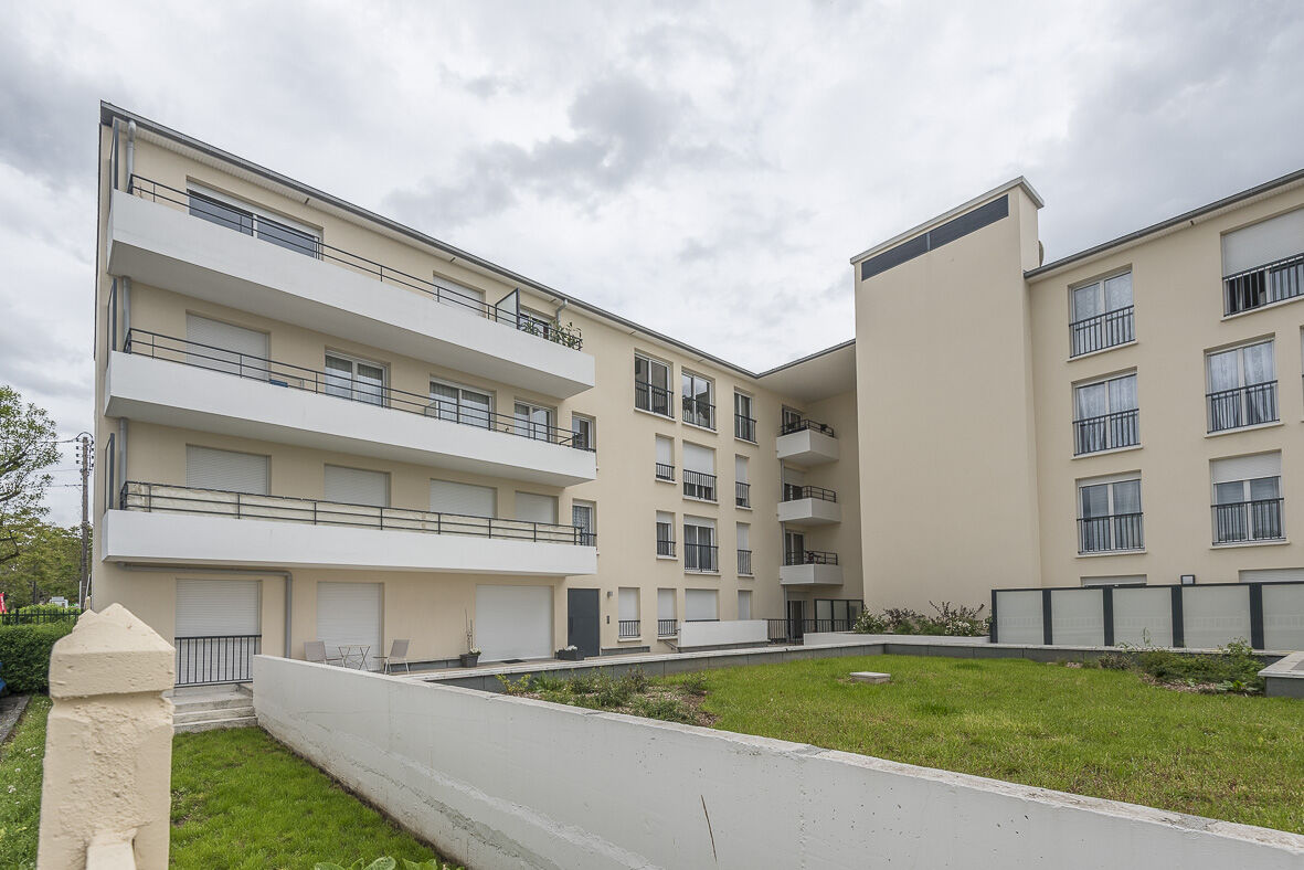 6469-Chilly-Mazarin-Photo ext 2-compressed.jpg