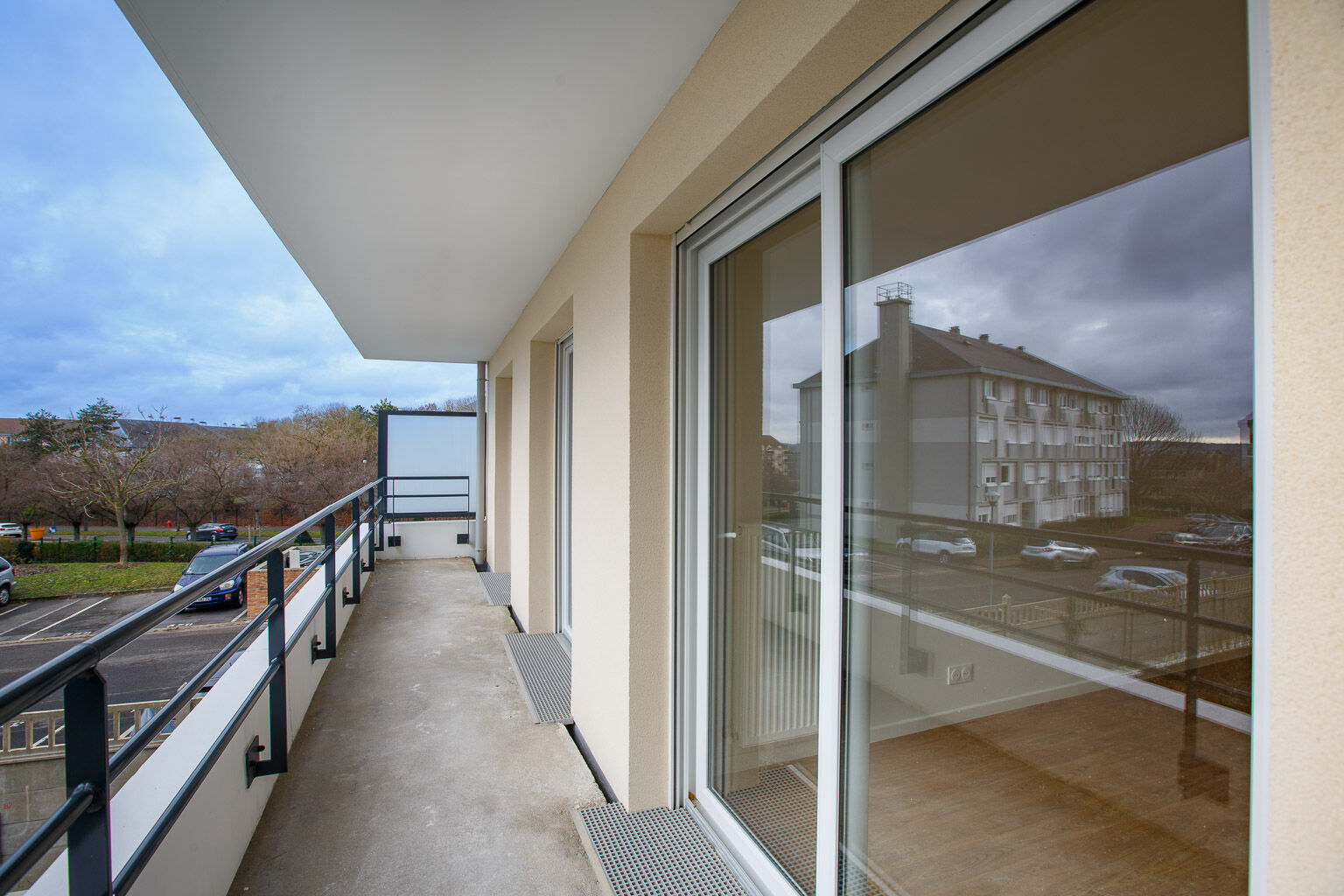 6469-CHILLY MAZARIN-Logement témoin-Balcon 2-cmp.jpg