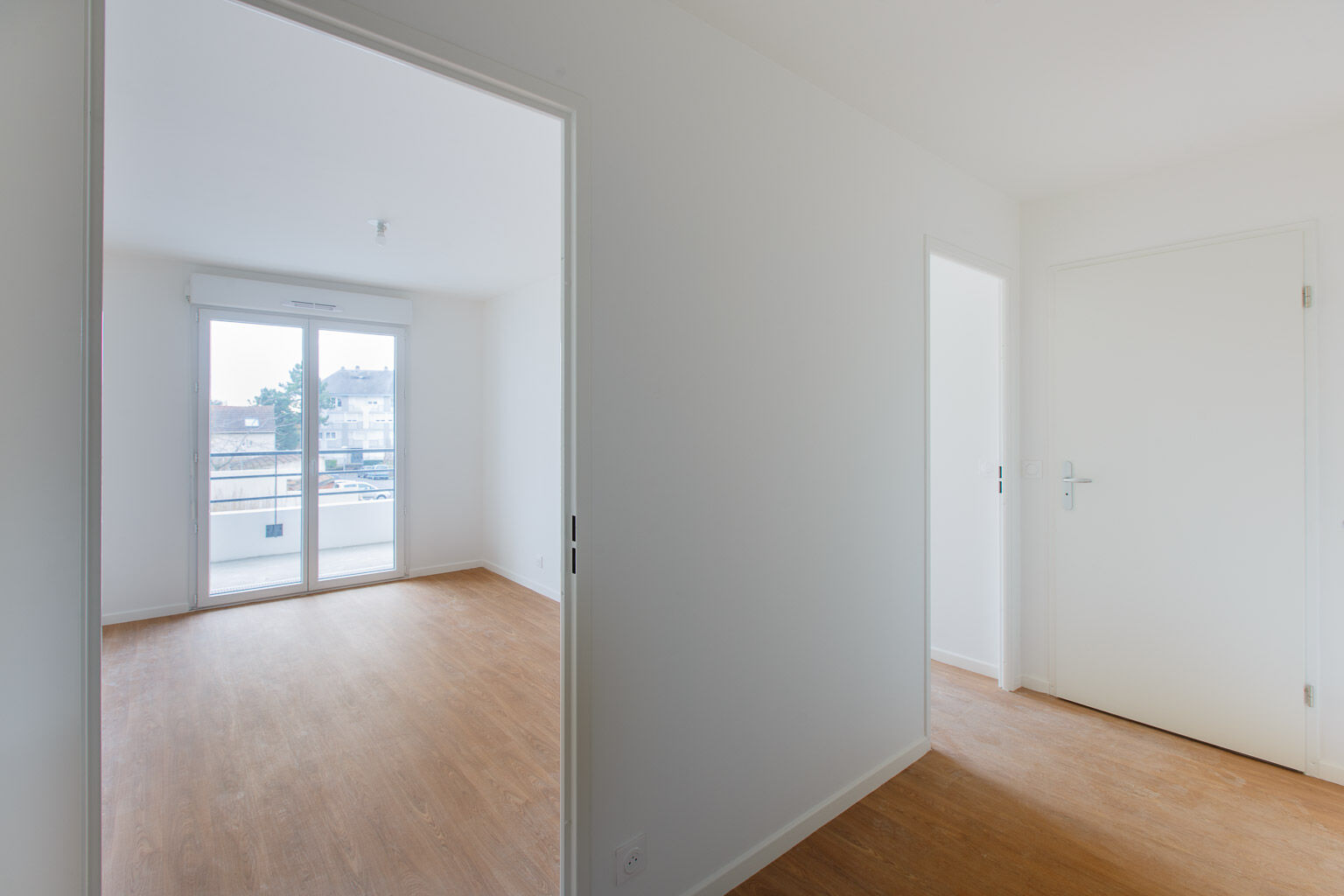 6469-CHILLY MAZARIN-Logement témoin-Couloir-cmp.jpg