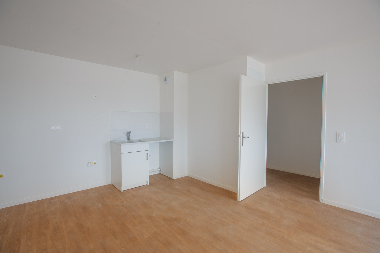 6469-CHILLY MAZARIN-Logement témoin-Séjour 3-cmp.jpg