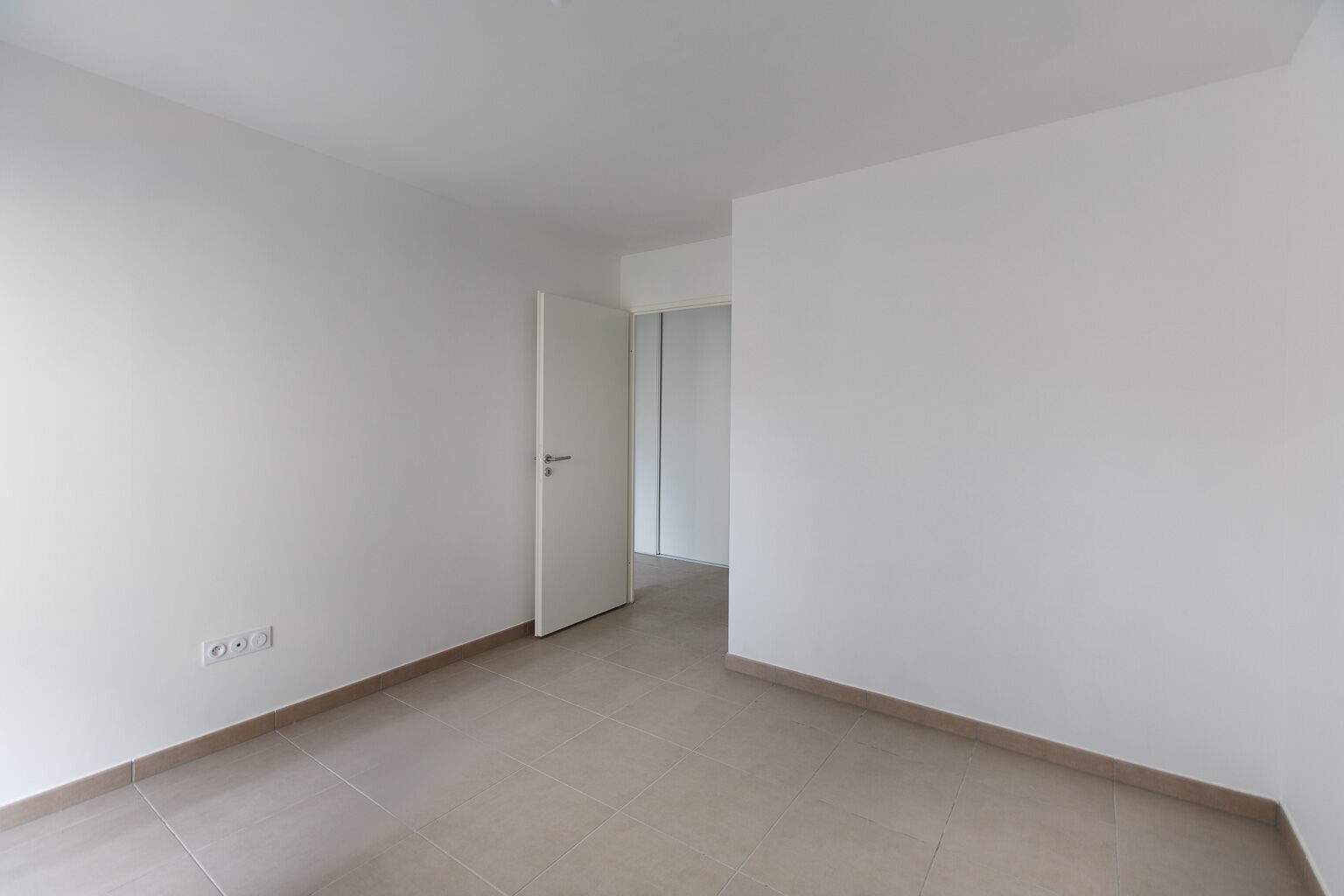6928-MONTREUIL-Logement témoin T4-Photo 10-cmp.jpg