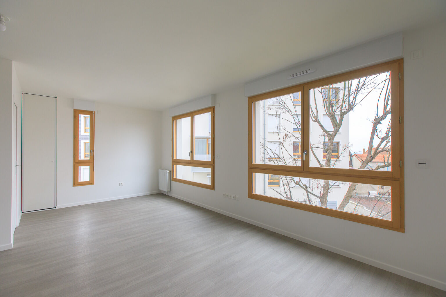 6612-MONTREUIL-UG351278-Photo 1-compressed.jpg