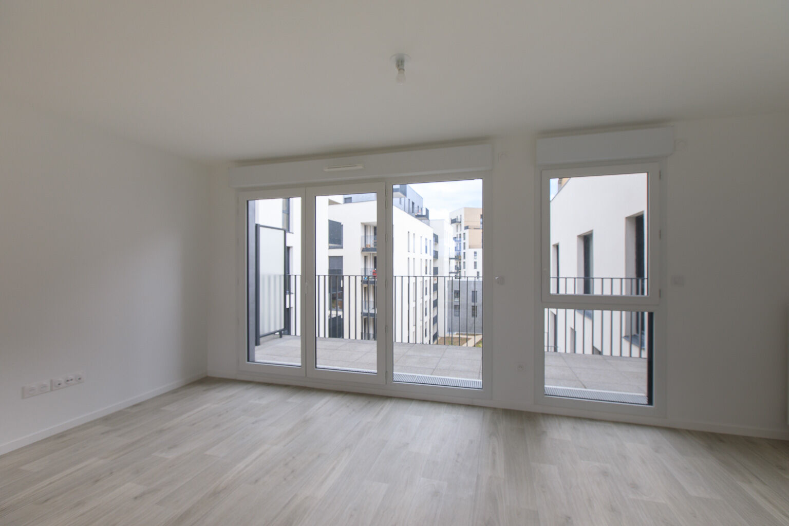 6613-BAGNEUX-UG352585-Photo 1-compressed.jpg