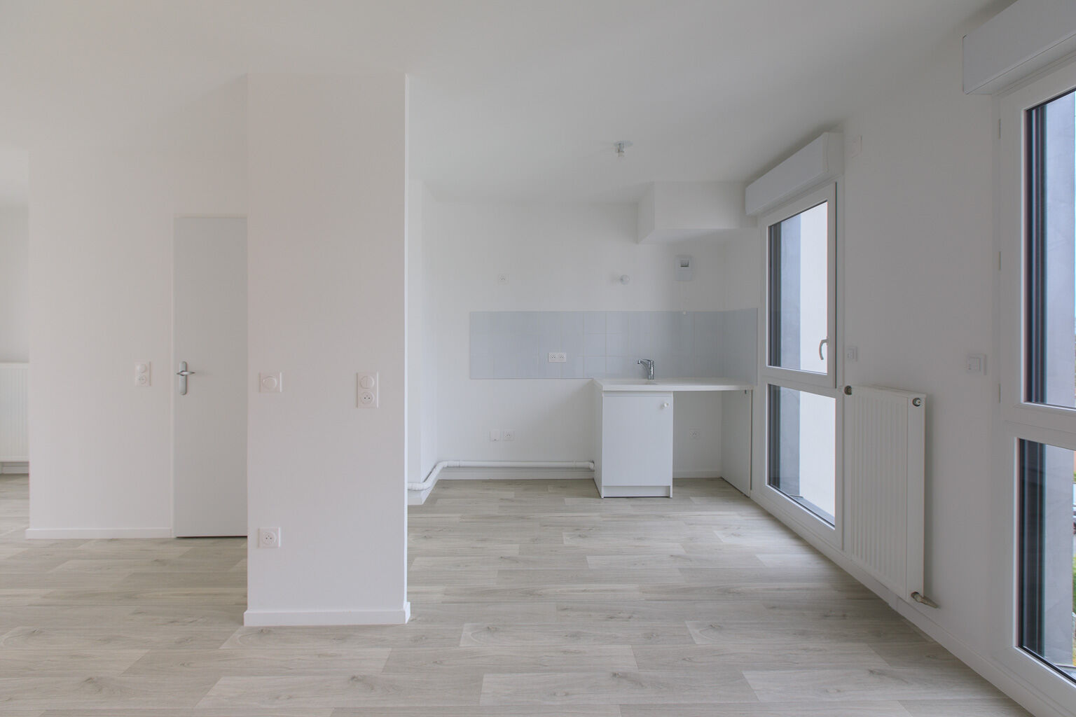 6613-BAGNEUX-UG352585-Photo 3-compressed.jpg