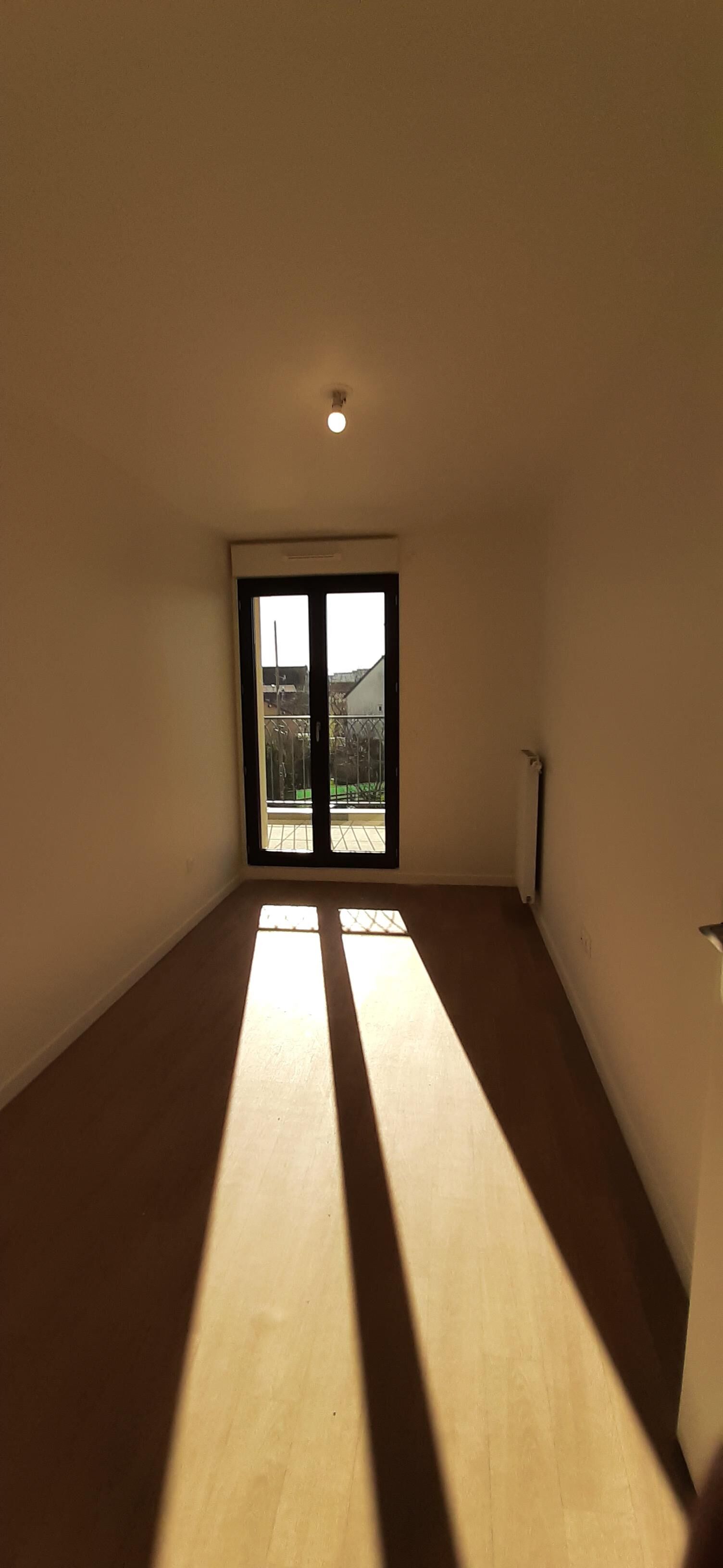 6924-CLAMART-UG53625-Photo 1-cmp.jpeg