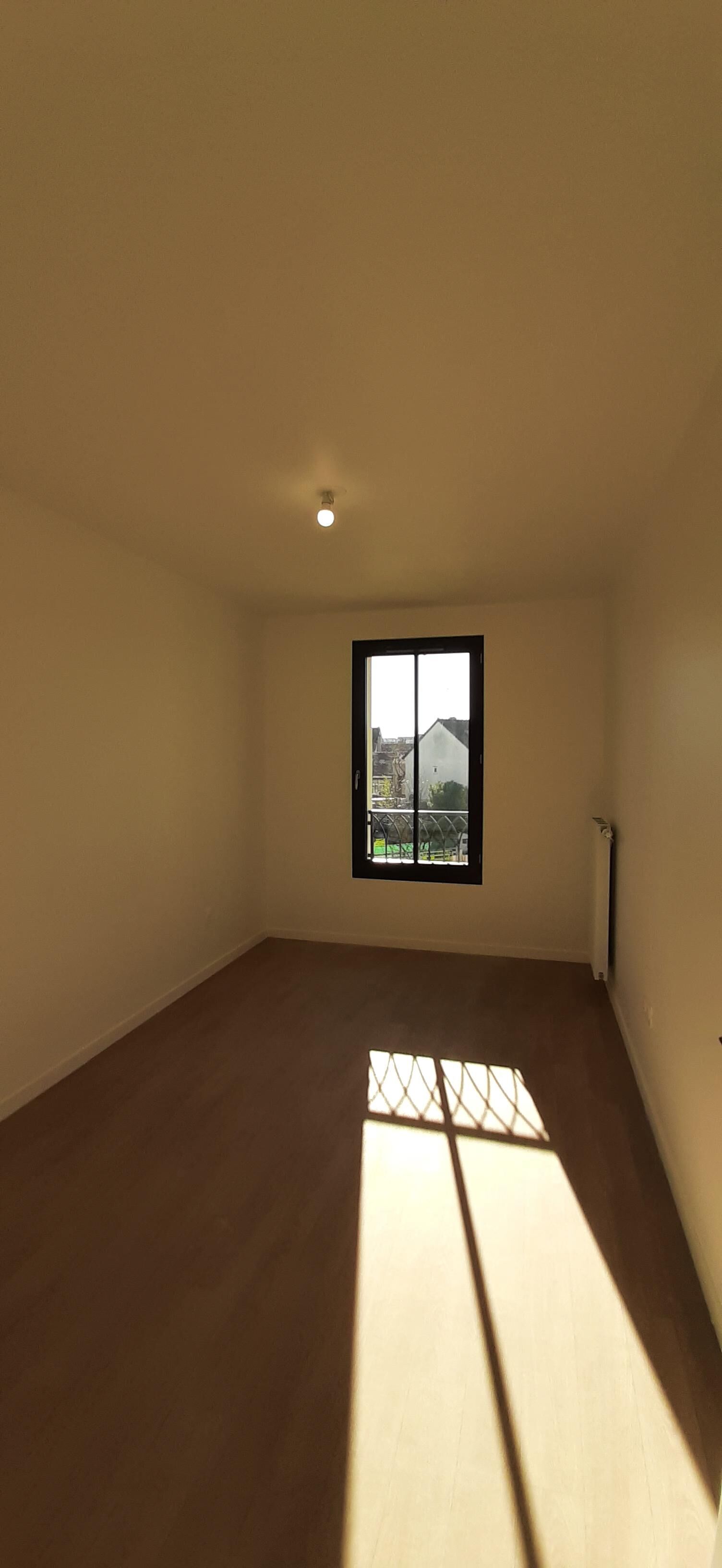 6924-CLAMART-UG53625-Photo 3-cmp.jpeg