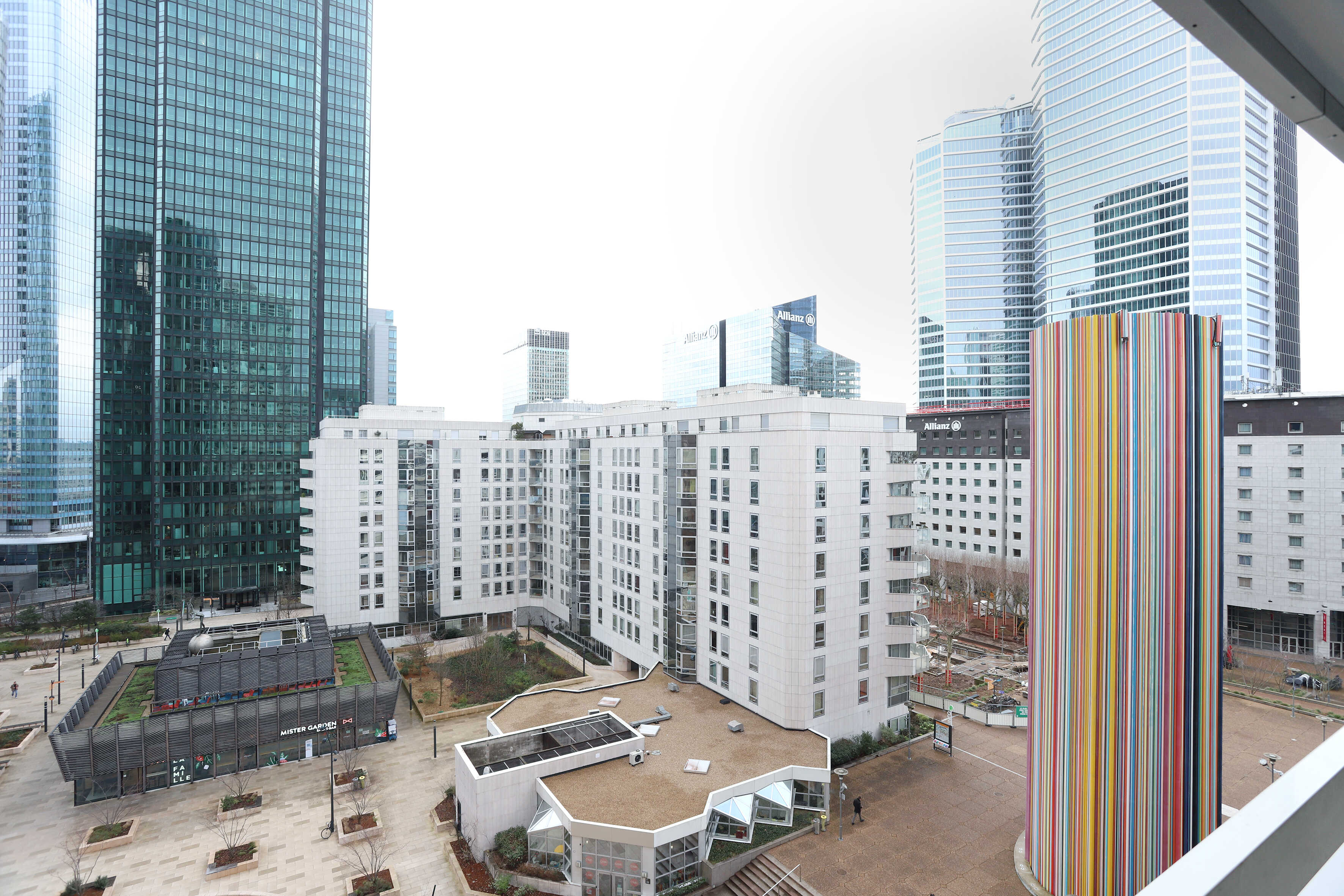 354652_Courbevoie__05-compressed.JPG