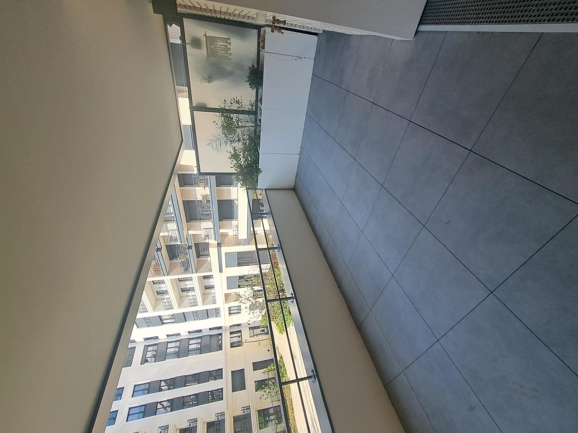 1000002373-cmp.jpg