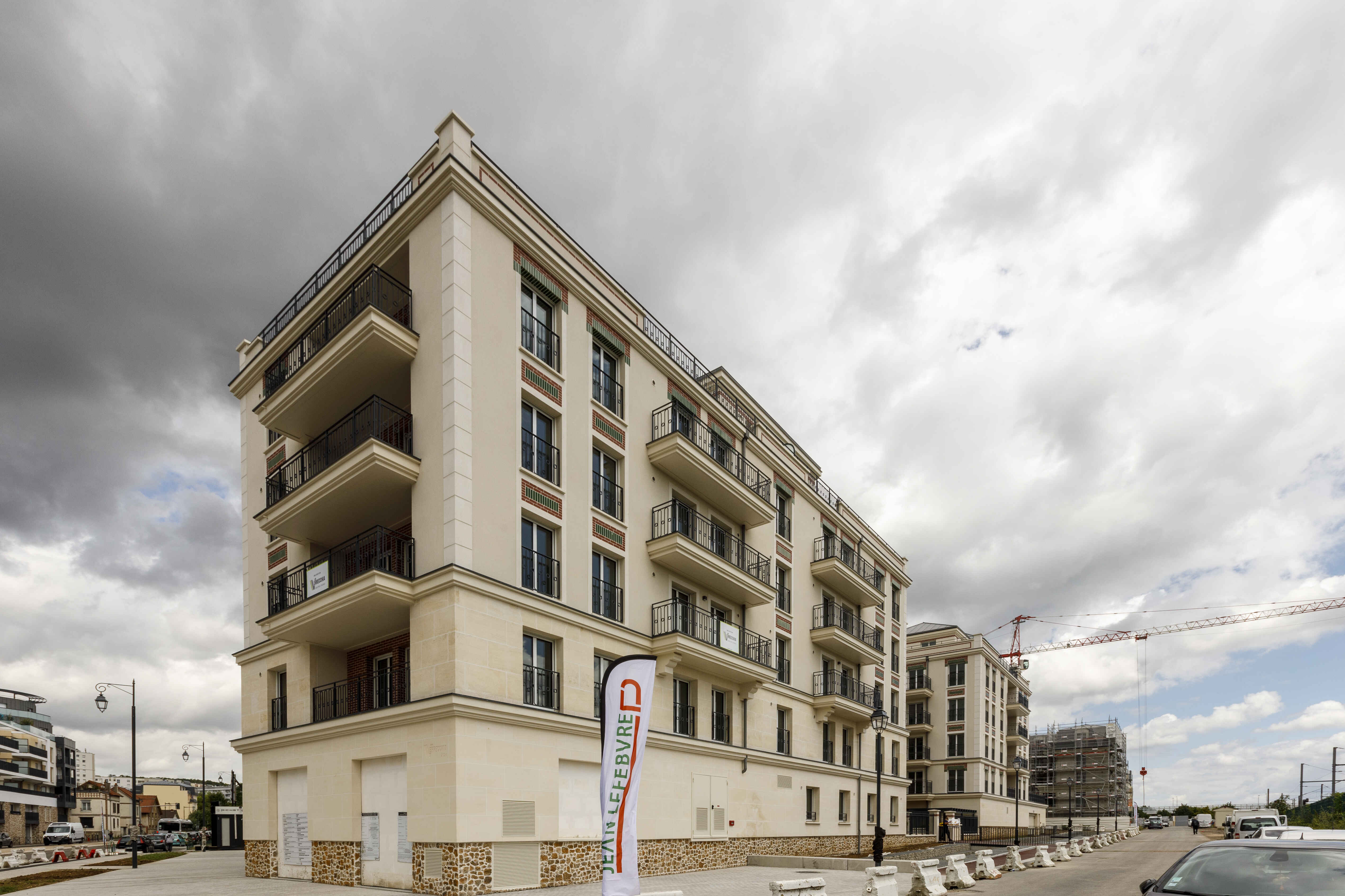 6807-CHELLES-Photo ext-cmp.jpg