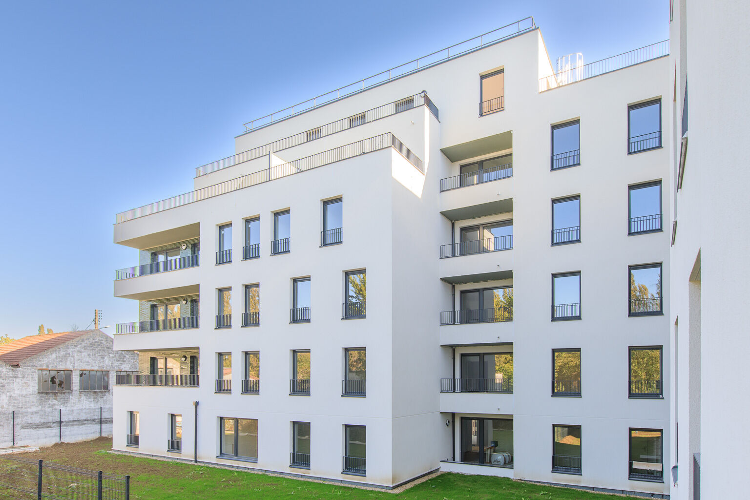 6669-SUCY EN BRIE-Photo ext 2-cmp.jpg