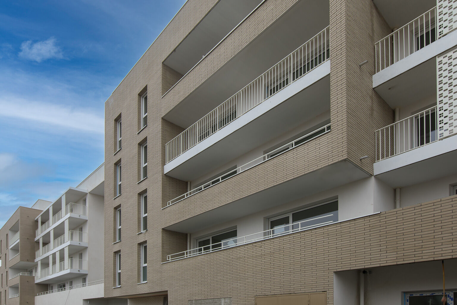 6972-DRANCY-Photo ext-cmp.jpg