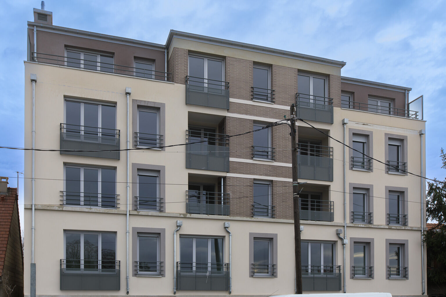 6957-CHENNEVIERES-Photo ext-compressed.jpg