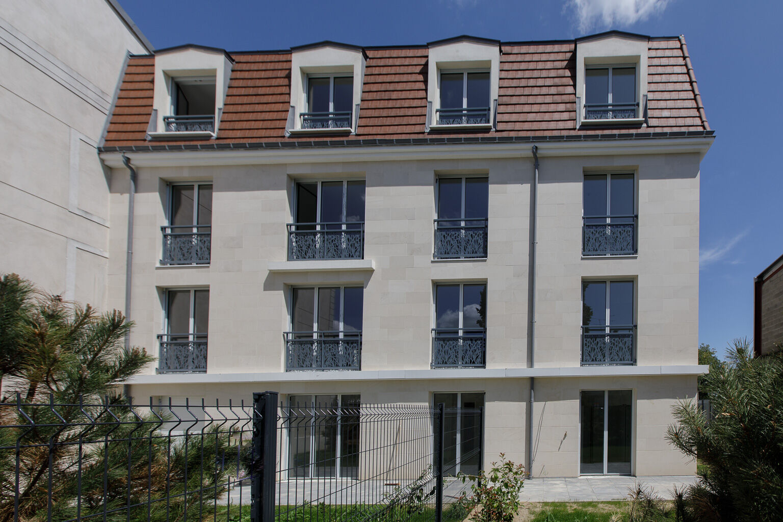 06562-VILLEJUIF-Photo ext-compressed.jpg
