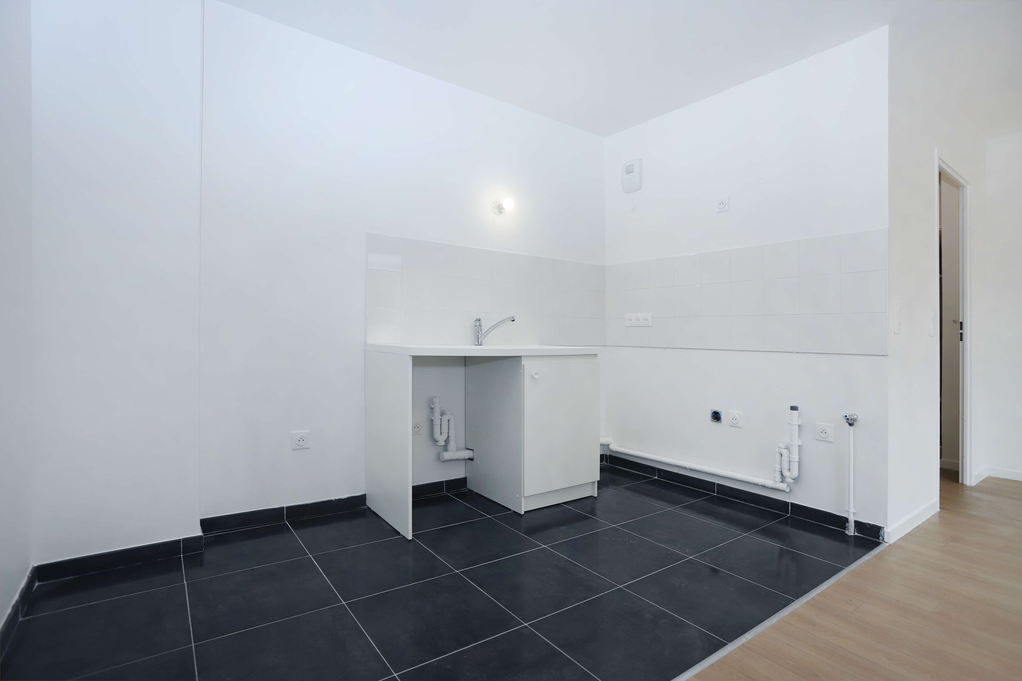 6299-VIROFLAY-Logement témoin-Photo 3-cmp.JPG