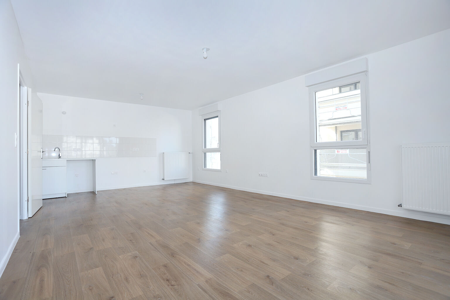 6996-BUSSY ST GEORGES-Logement témoin-Photo 1-cmp.jpg
