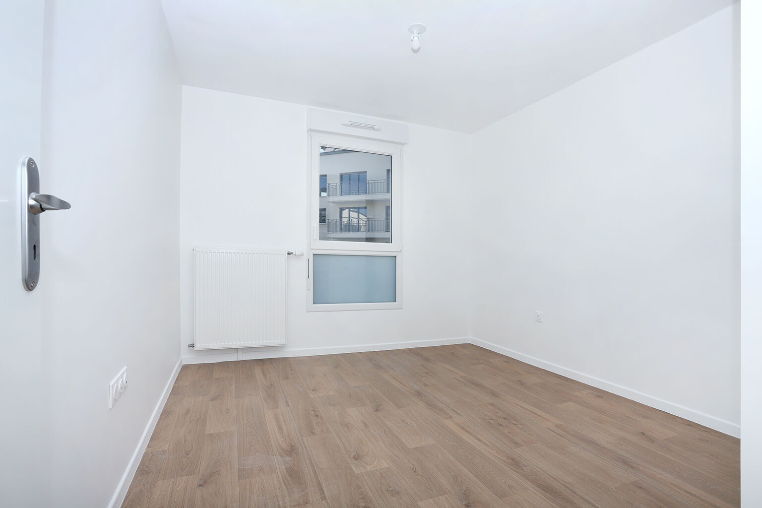 6996-BUSSY ST GEORGES-Logement témoin-Photo 5-cmp.jpg