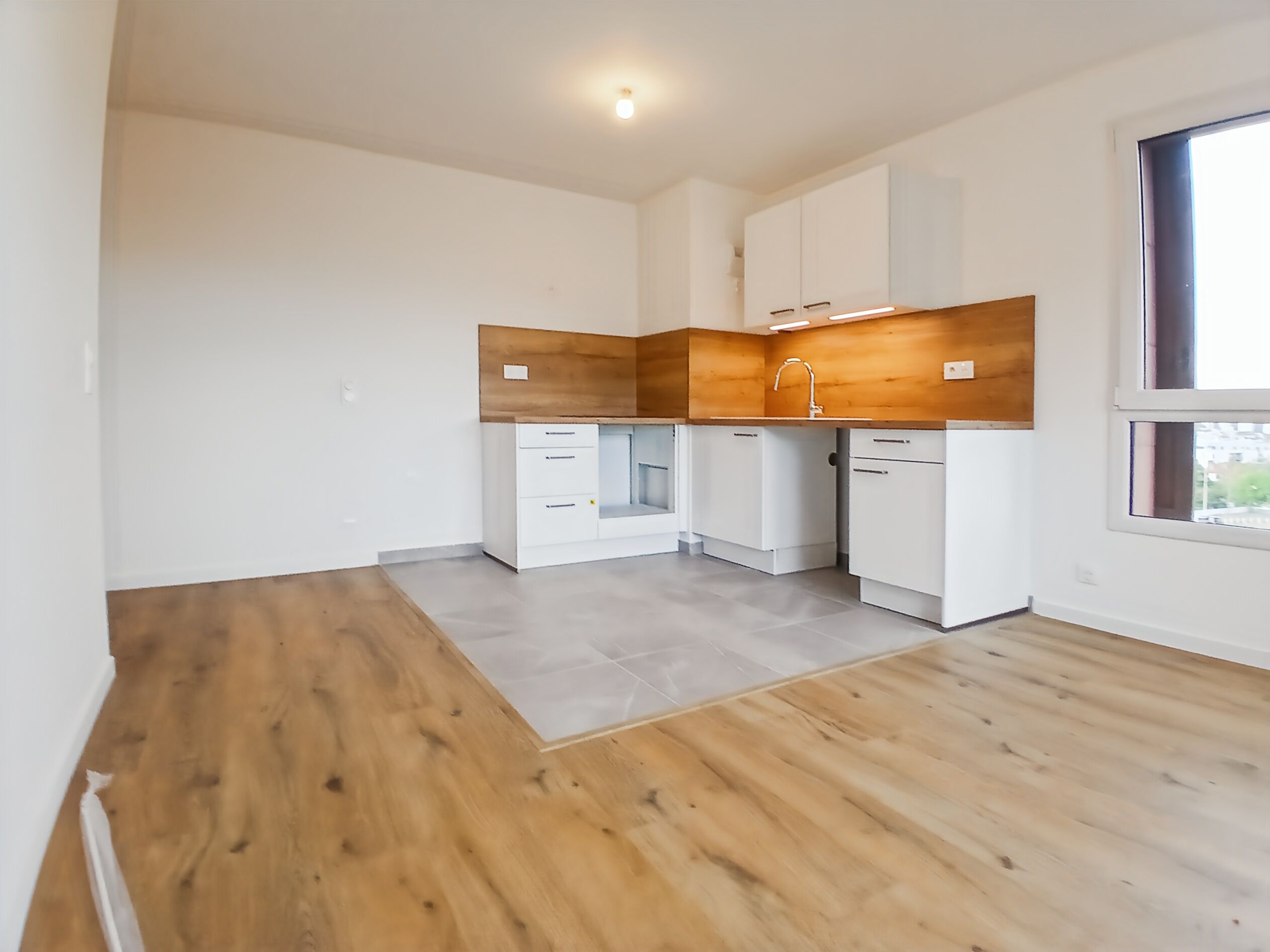 Photo_10_e662-compressed.jpg
