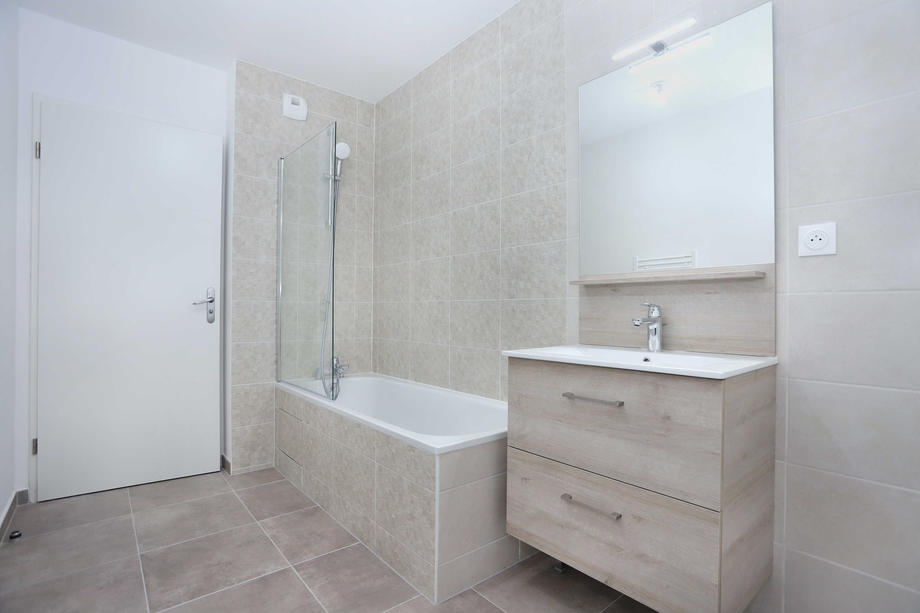 7052-COLOMBES-Logement témoin-Photo 6-compressed.JPG