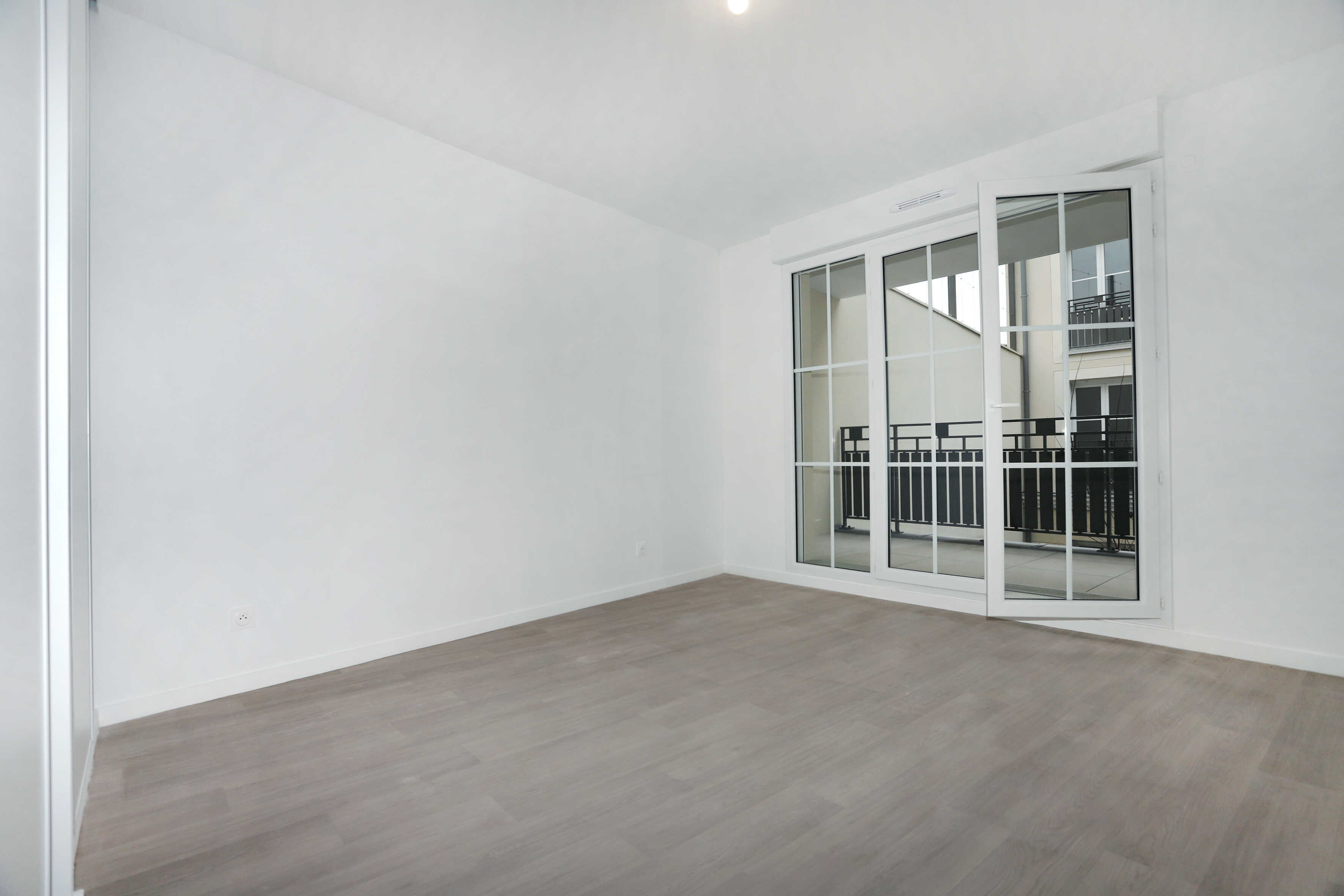 6782-VILLIERS SUR MARNE-Logement témoin-Photo 4-compressed.JPG