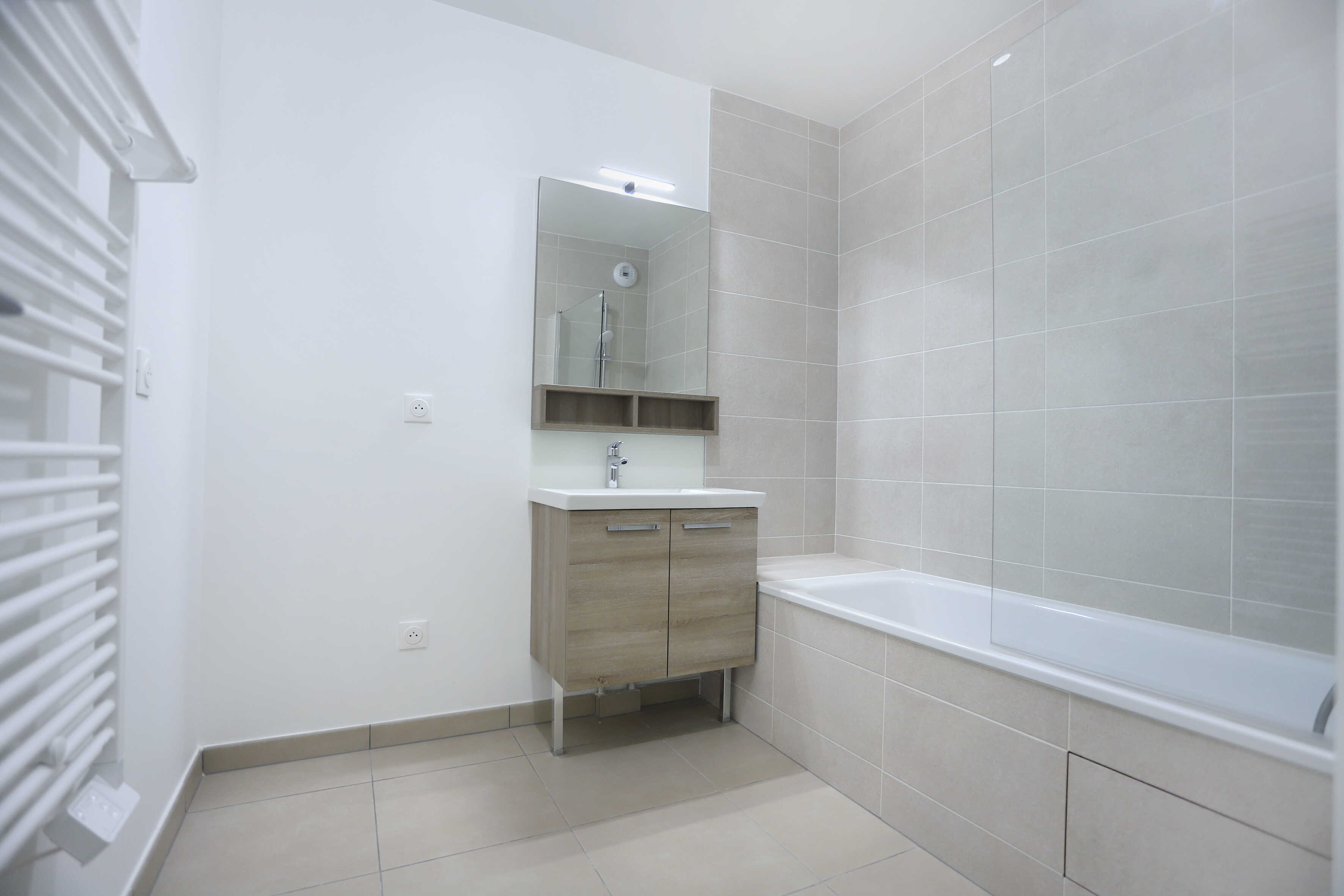 6998-DEUIL LA BARRE-Logement témoin-Photo 6-compressed.JPG
