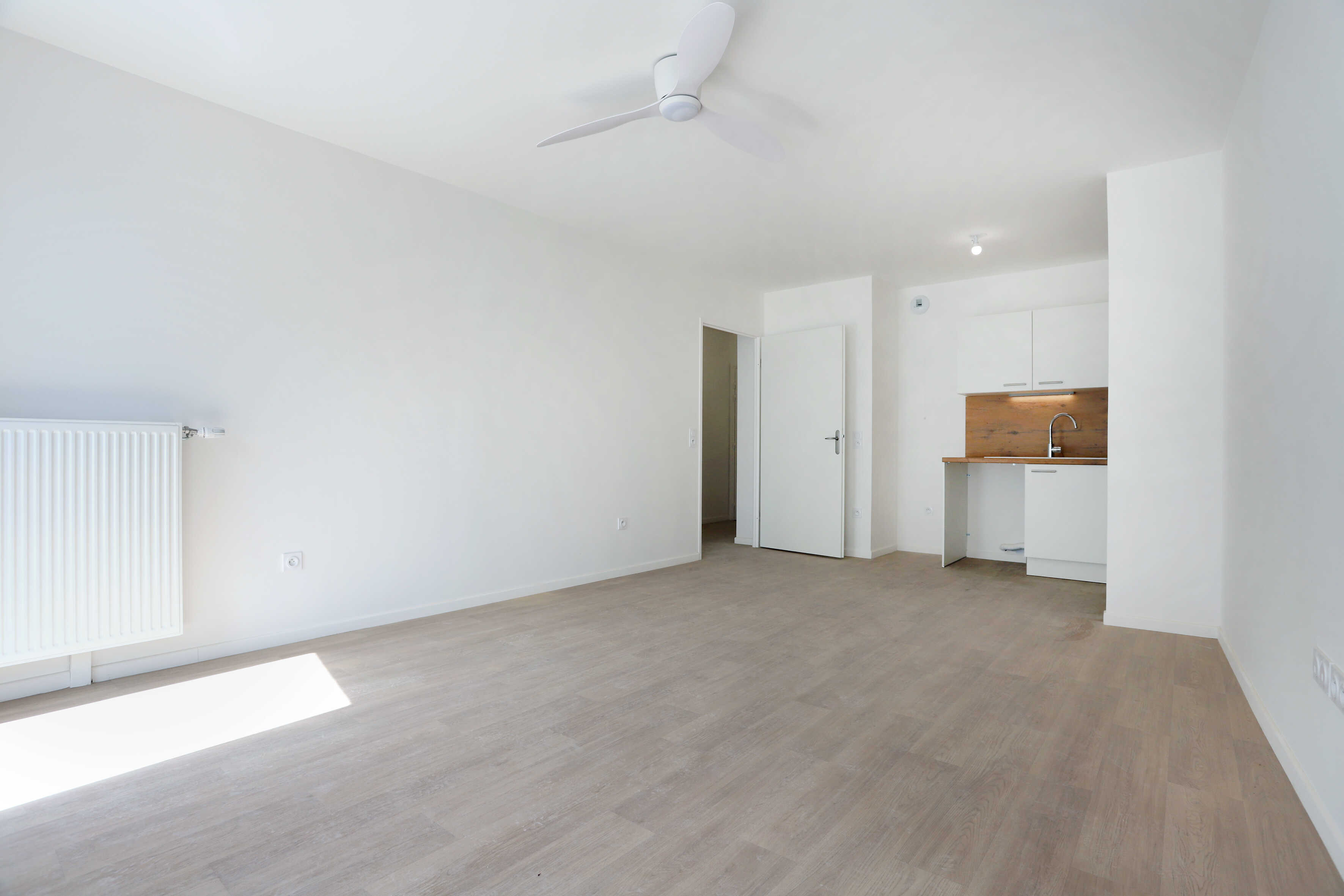 6808-CHATOU-Logement témoin-Photo 2-compressed.JPG