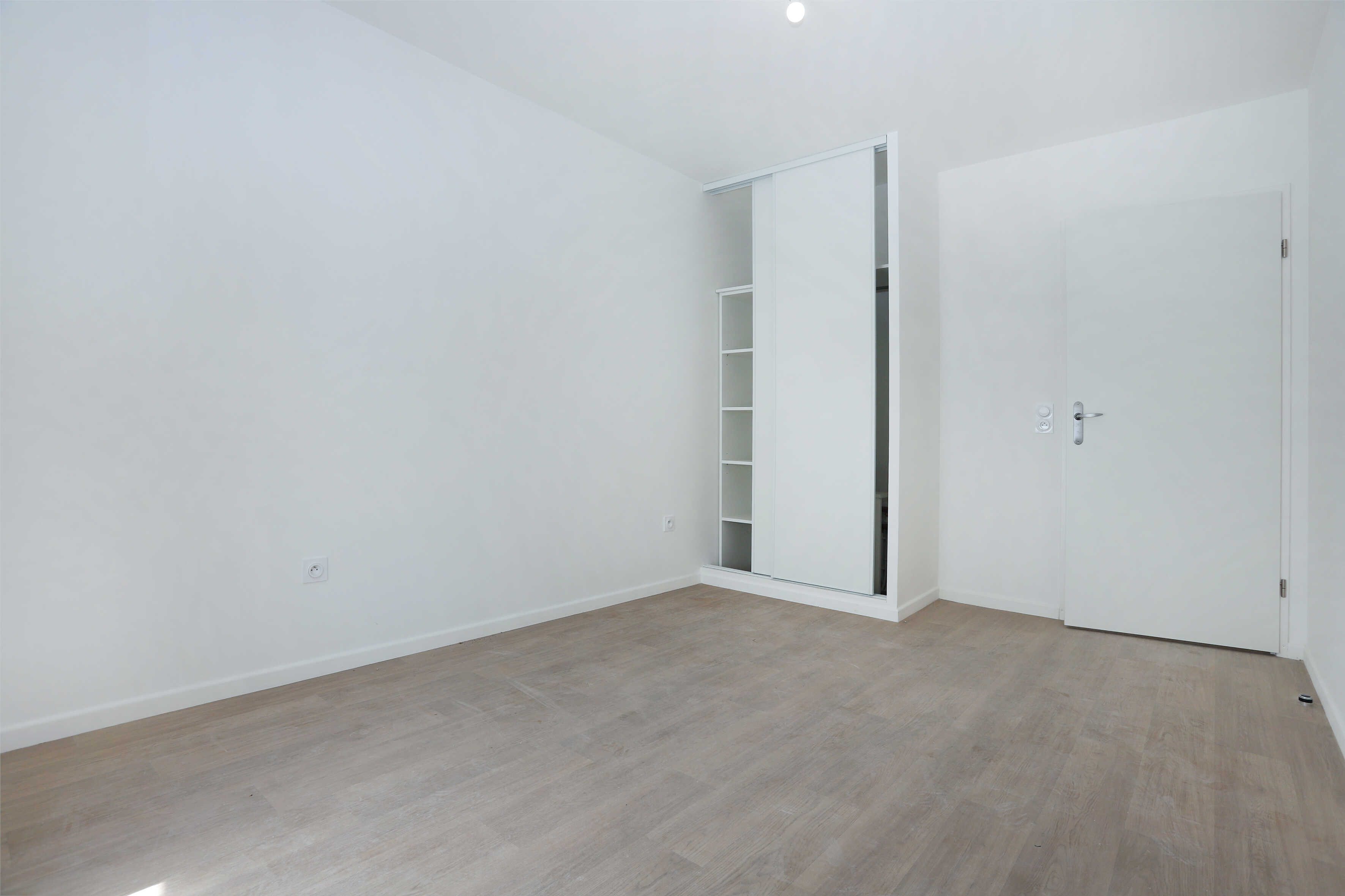 6808-CHATOU-Logement témoin-Photo 5-compressed.JPG