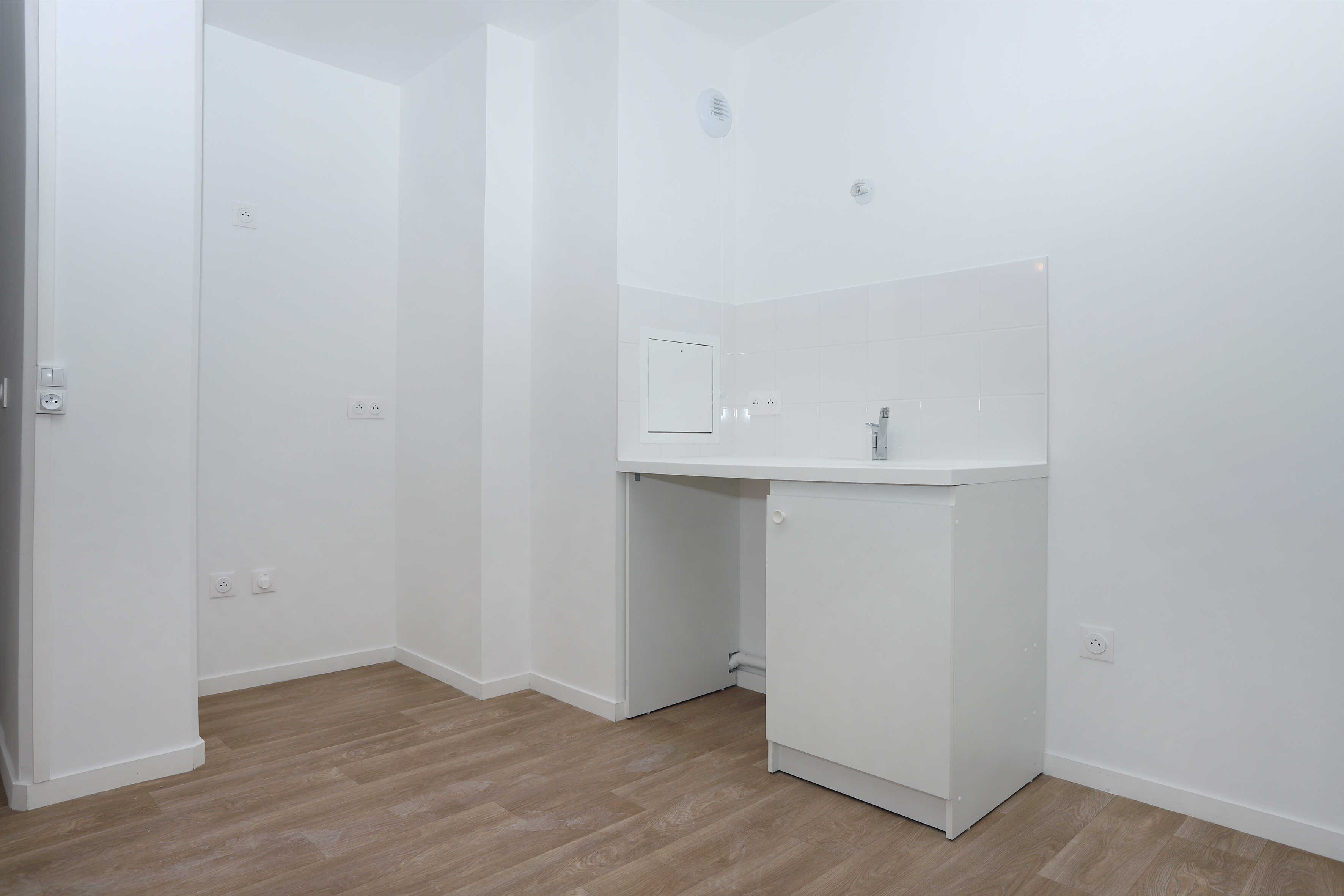 6933-NOISY-LE-GRAND-Logement témoin T2-Photo 3-compressed.JPG