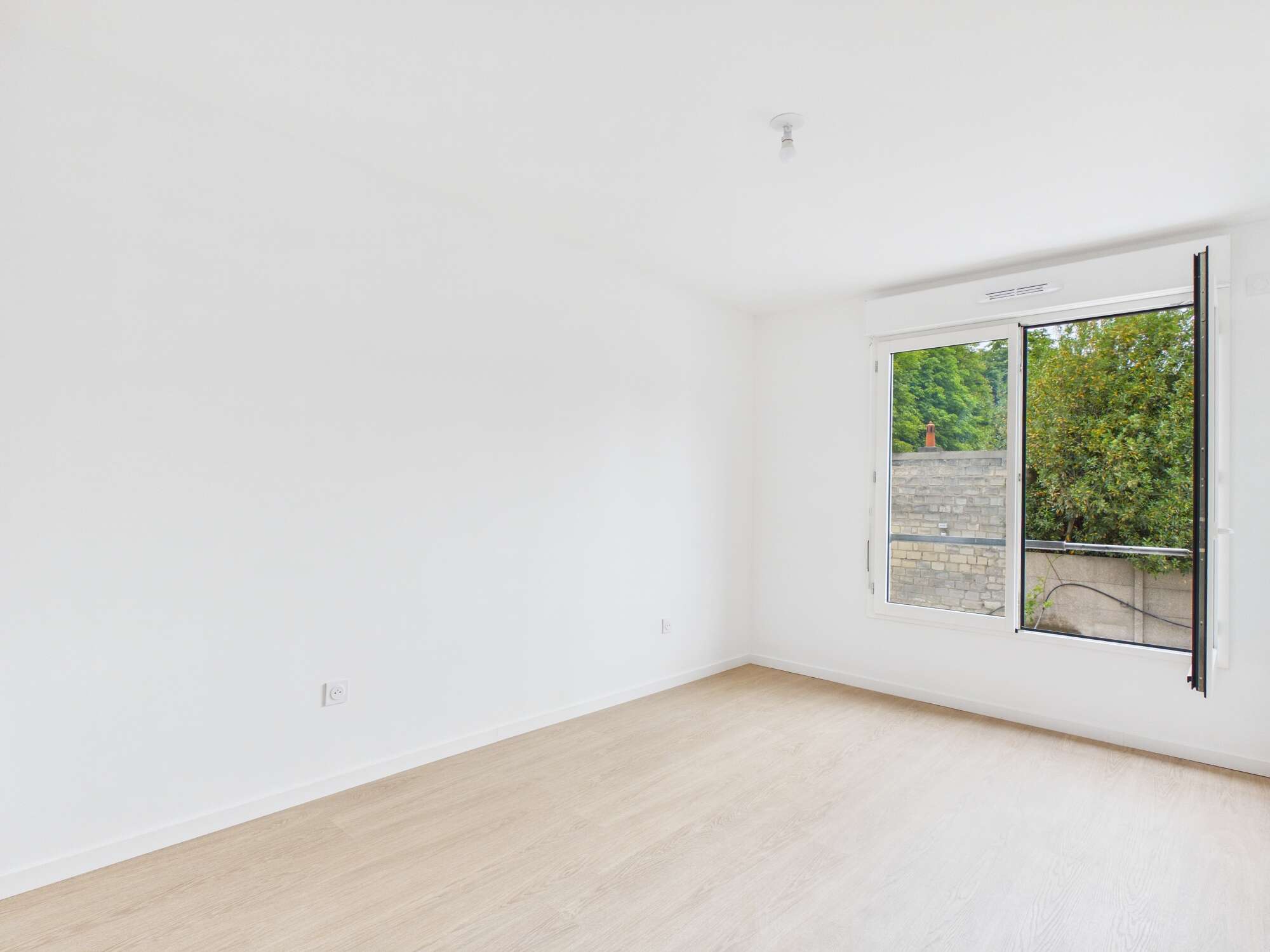7 0718 Chambre 2-compressed.jpg