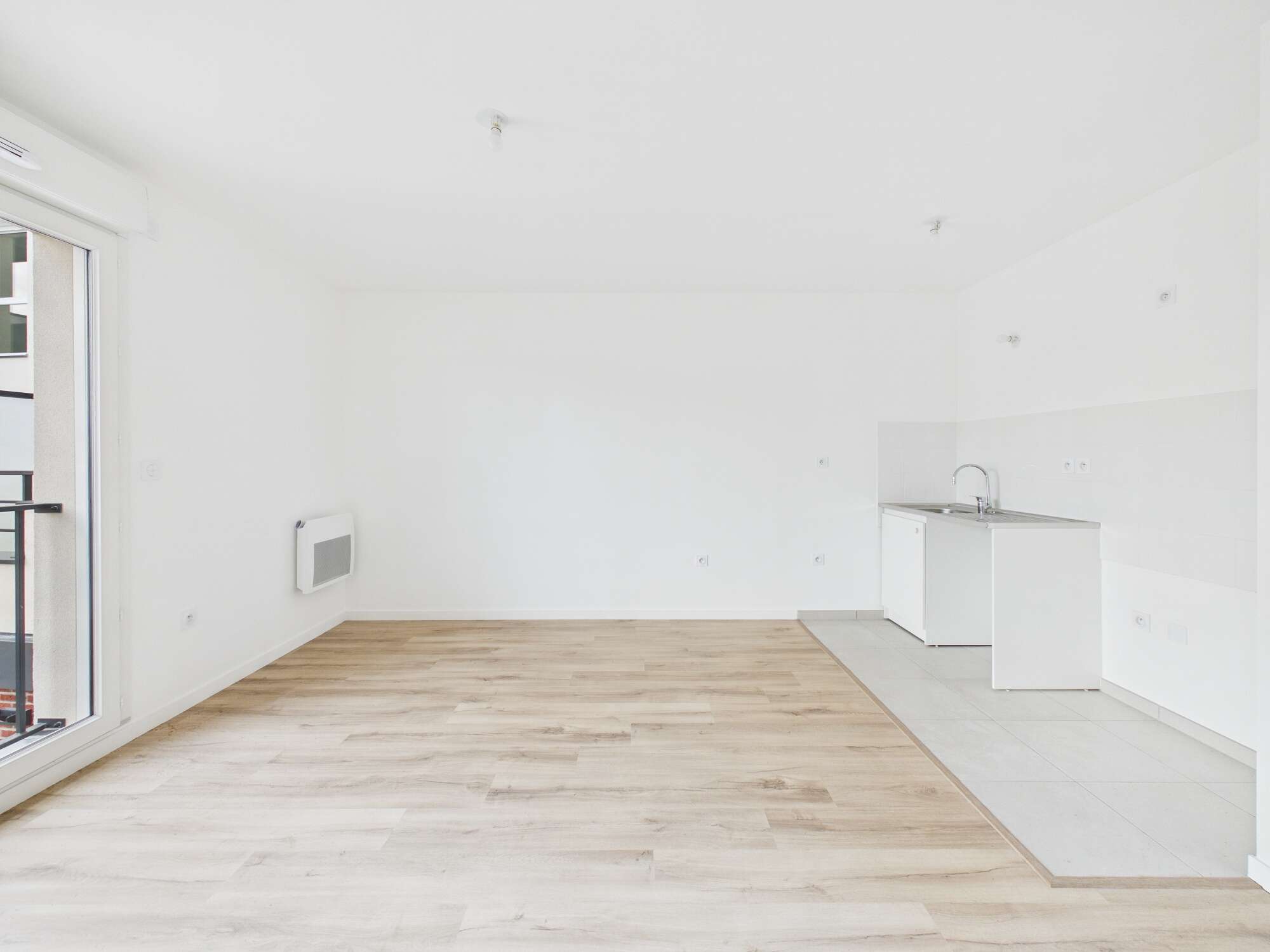 4 0917 JUVISY-compressed.jpg
