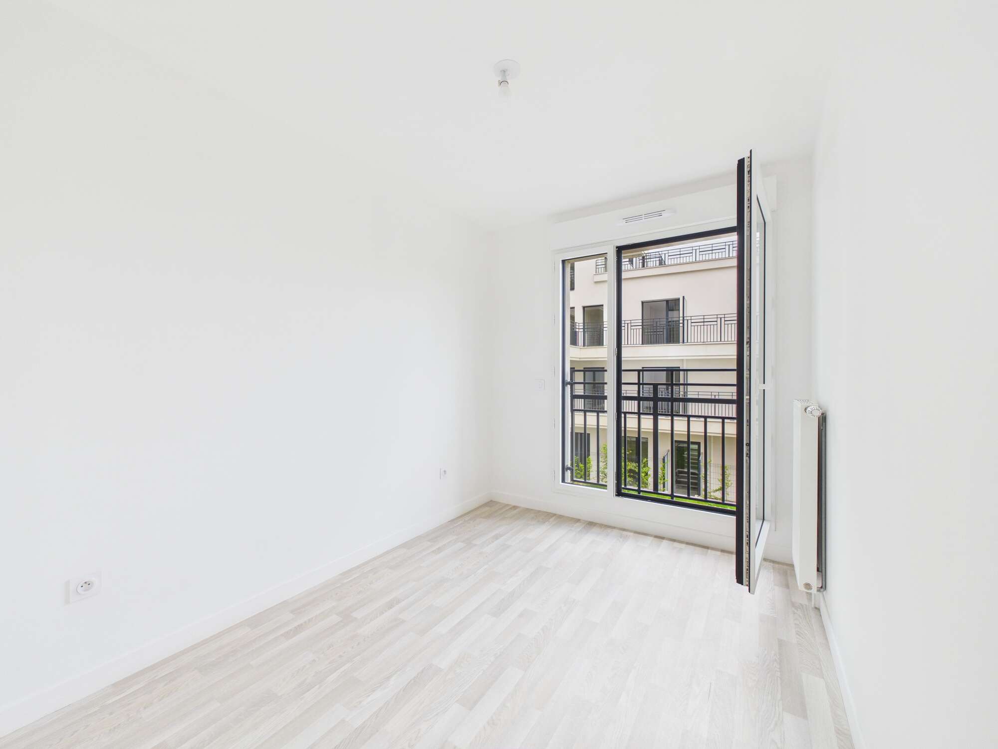 Aubervilliers chambre 4 0918-compressed.jpg