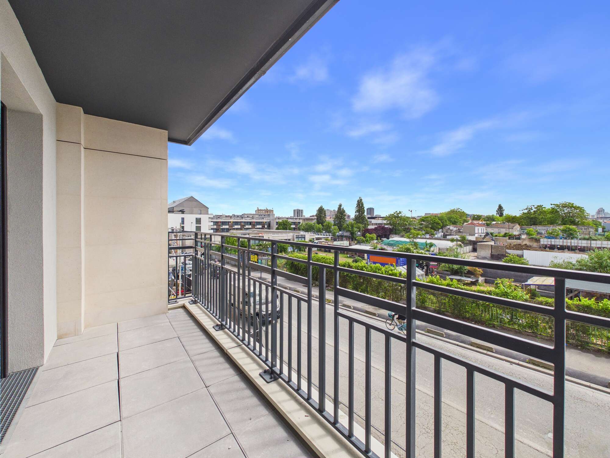 Aubervilliers balcon 0918-compressed.jpg