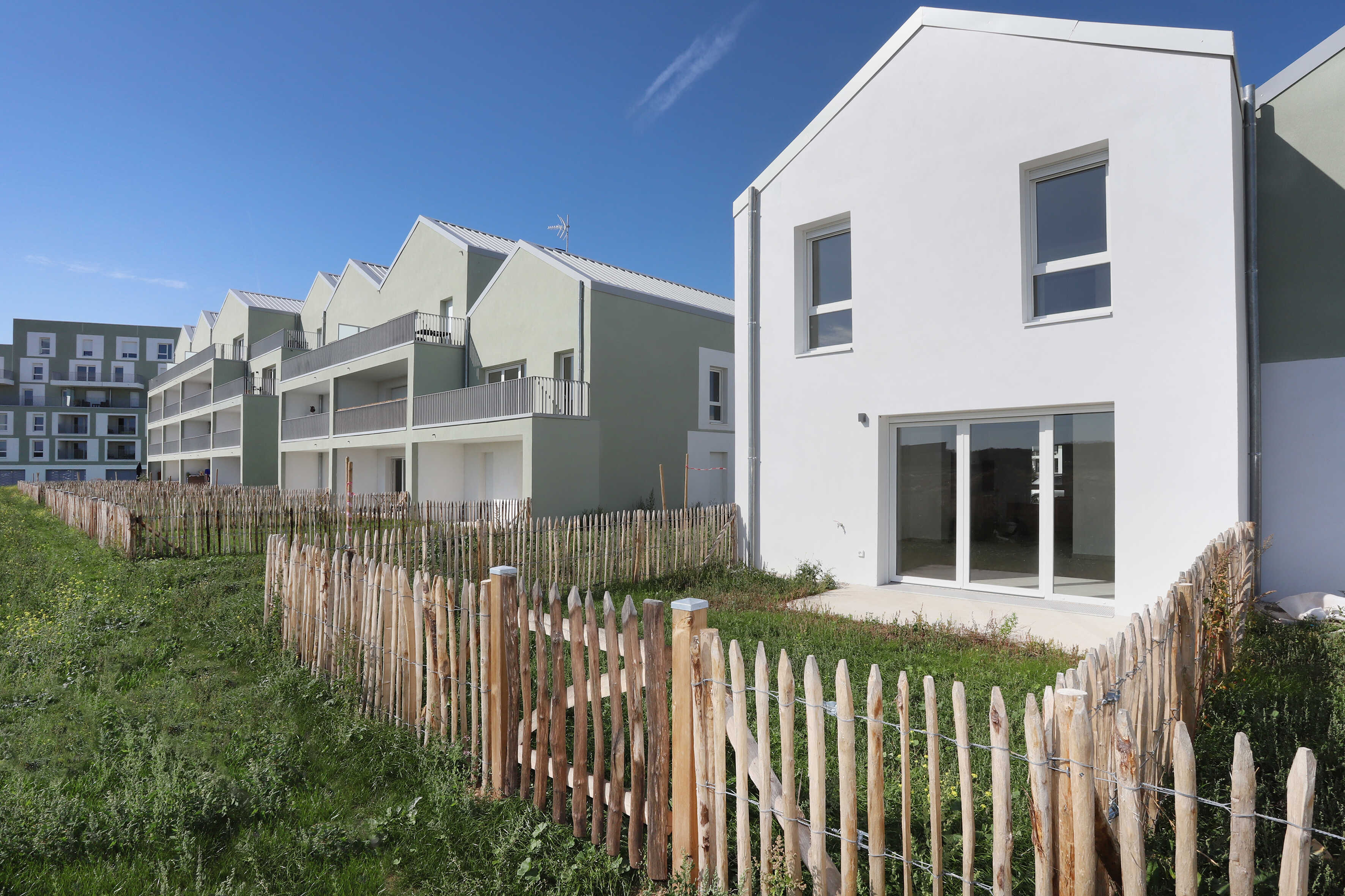 compressed-7360L_FLEURY SUR ORNE PAV__14.JPG