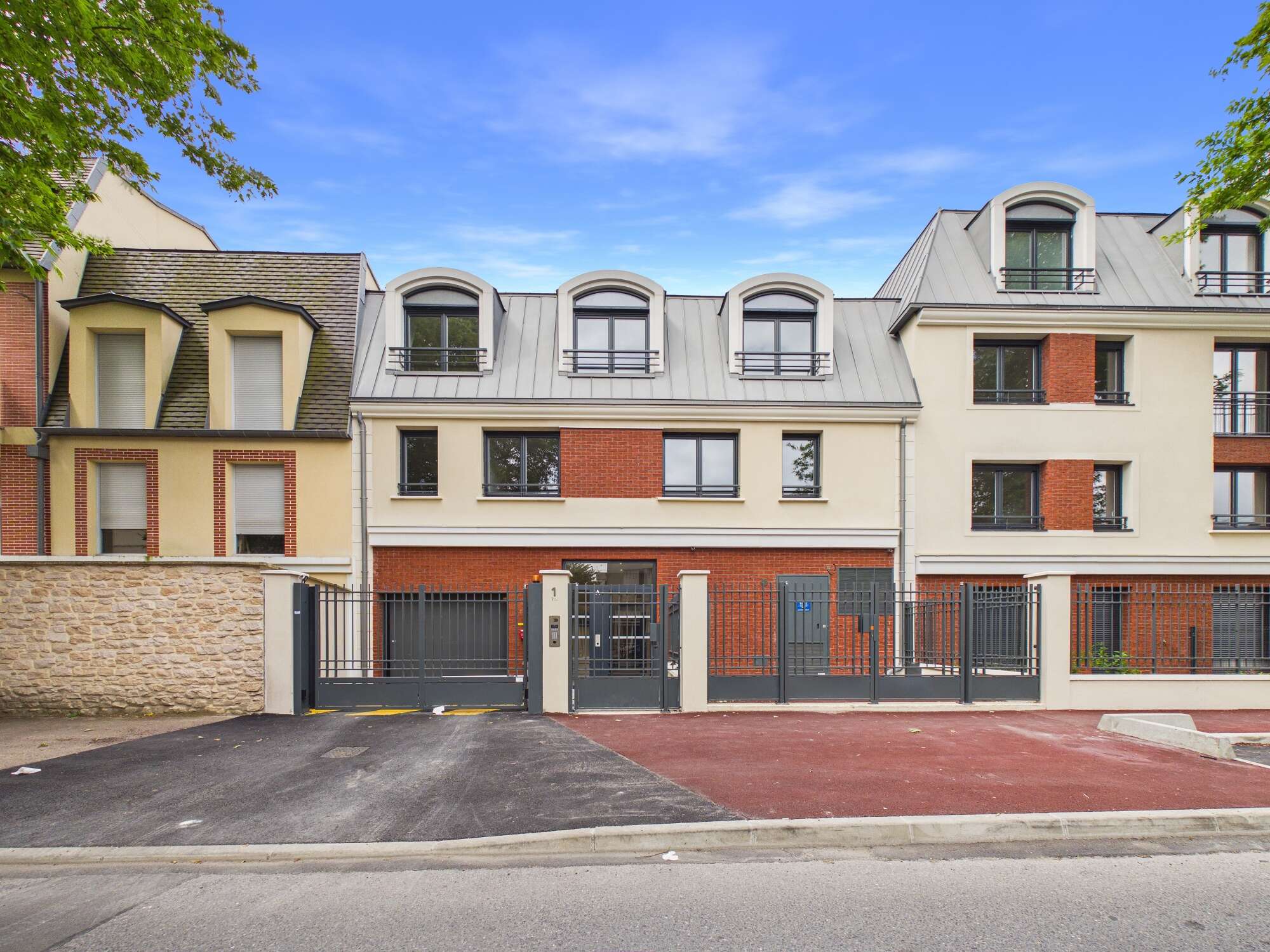7750L-MONTFERMEIL-Photo ext-compressed.jpg