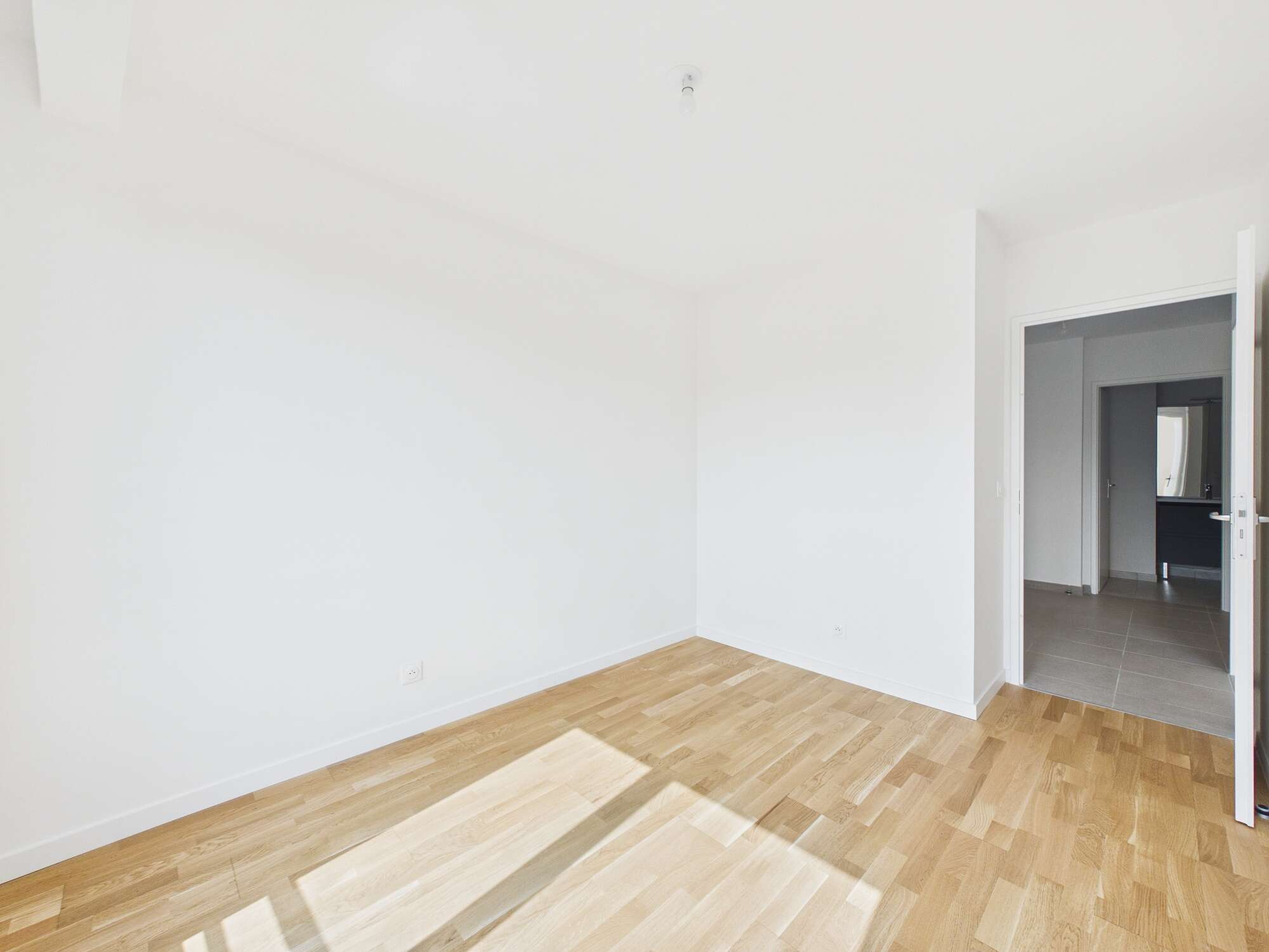 9 G493 CHAMBRE4-compressed.jpg
