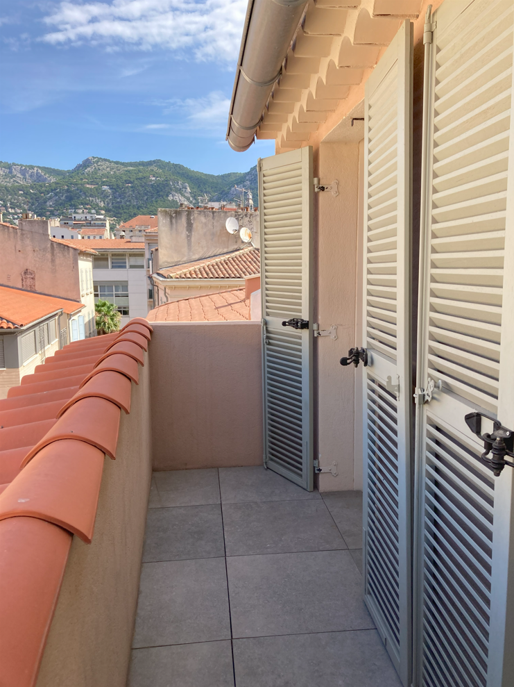 5 - Balcon-compressed.png