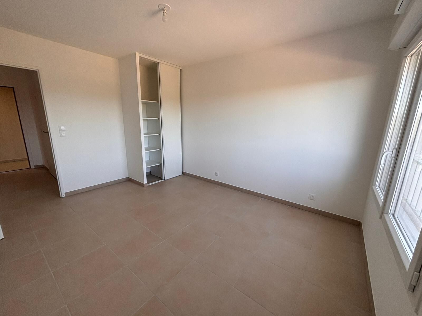 compressed-CH avec placard.jpg